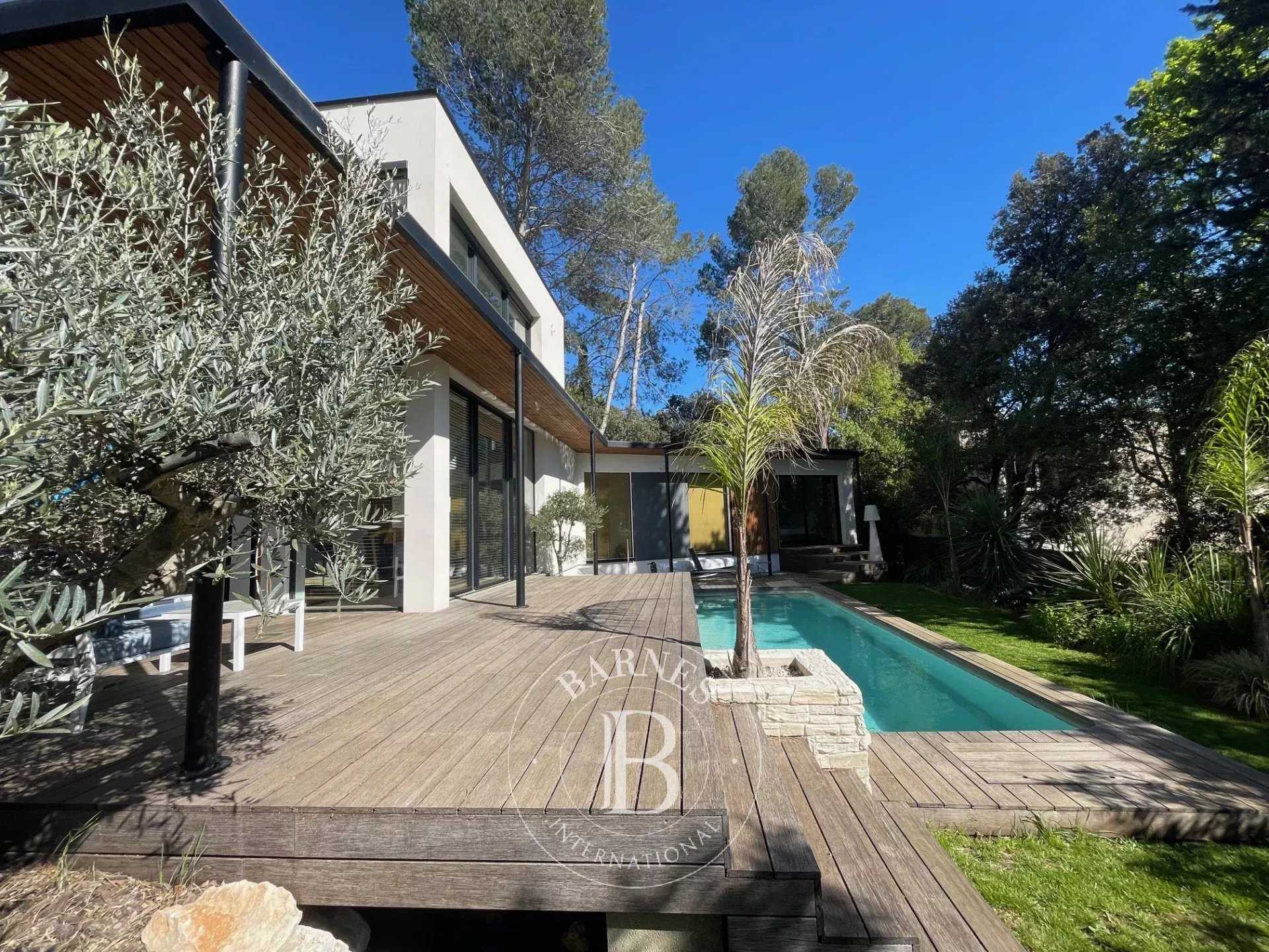 Saint-Gély-du-Fesc  - Maison 8 Pi&egrave;ces 3 Chambres