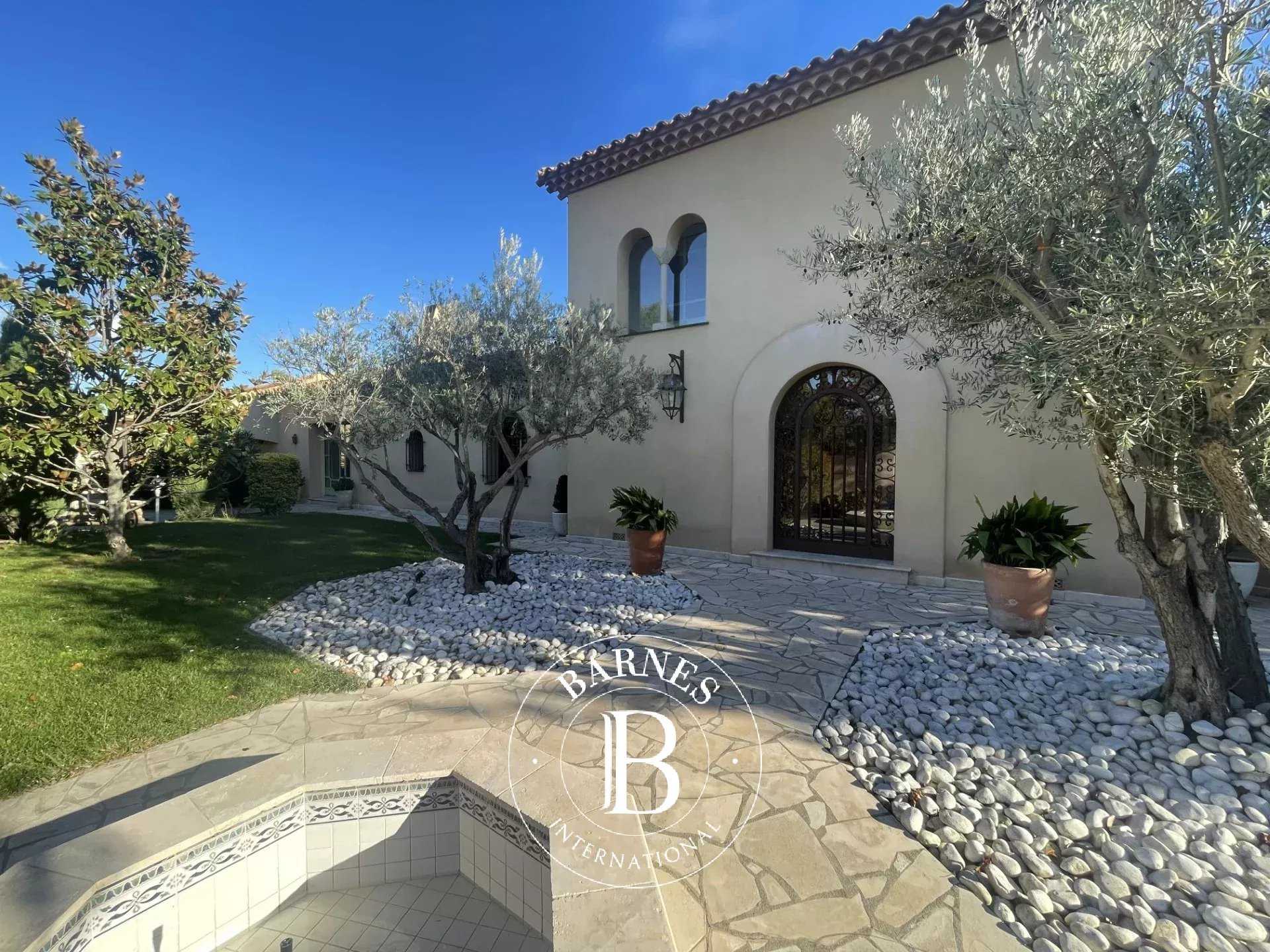 Perpignan  - Maison 7 Pi&egrave;ces 3 Chambres