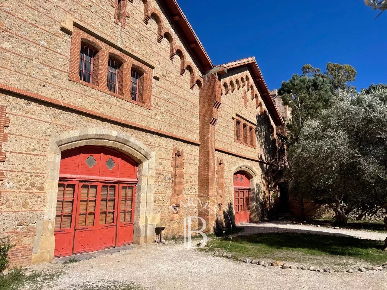 Perpignan  - Property 7 Bedrooms - picture 16