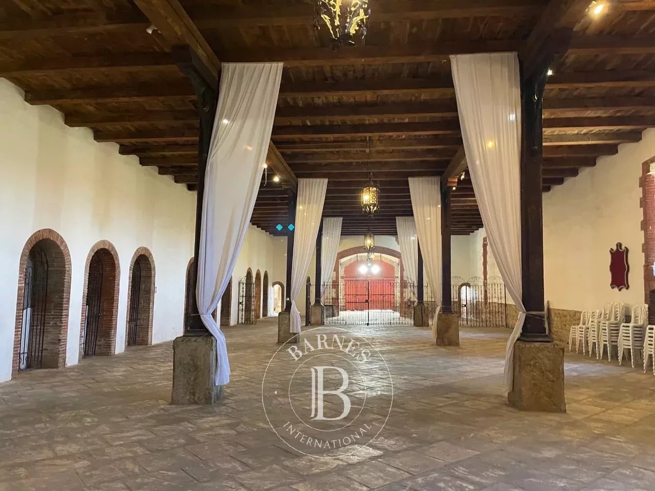 Perpignan  - Property 7 Bedrooms - picture 18