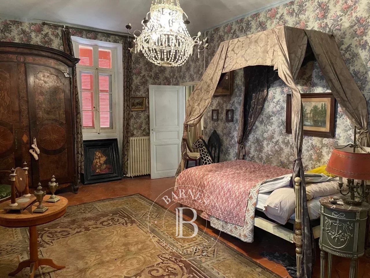 Perpignan  - Property 7 Bedrooms - picture 12