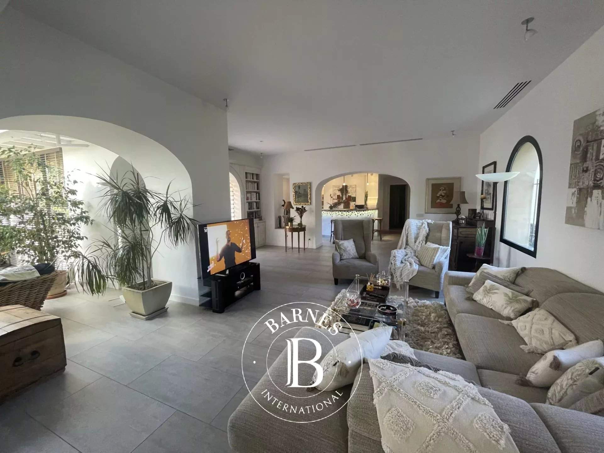 Perpignan  - Maison 7 Pi&egrave;ces 3 Chambres - picture 6