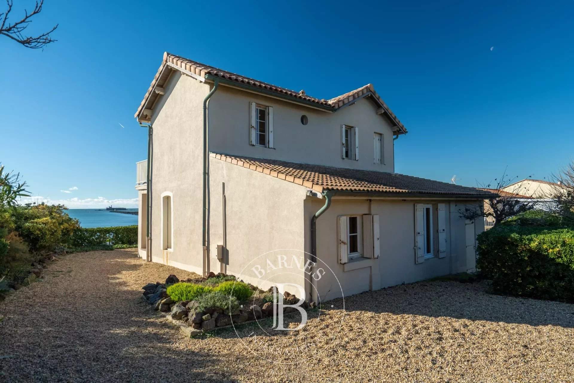 Agde  - Maison 7 Pièces 5 Chambres - picture 6