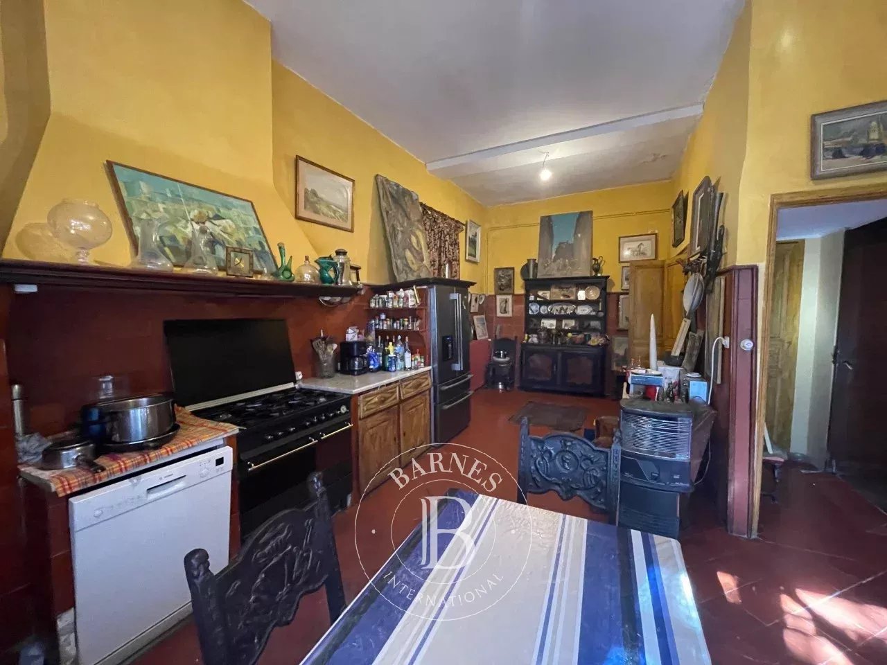 Perpignan  - Property 7 Bedrooms - picture 10