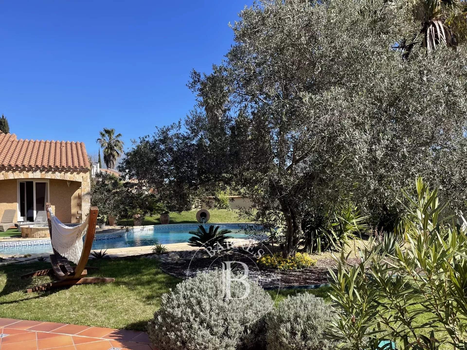 Saint-Cyprien Plage  - Maison 9 Pi&egrave;ces 5 Chambres - picture 1