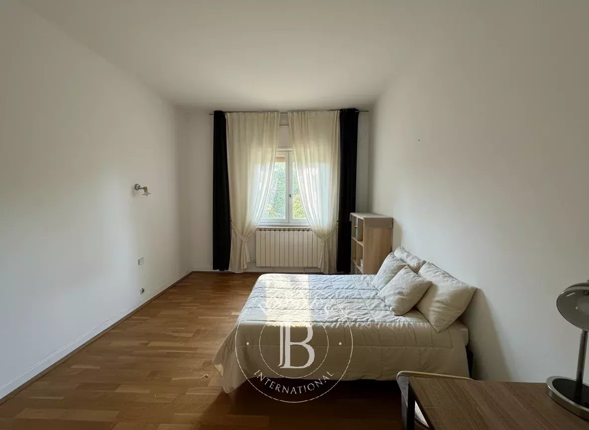 Montpellier  - Maison 9 Pi&egrave;ces 3 Chambres - picture 8