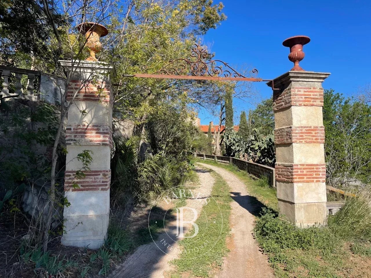 Perpignan  - Property 7 Bedrooms - picture 20