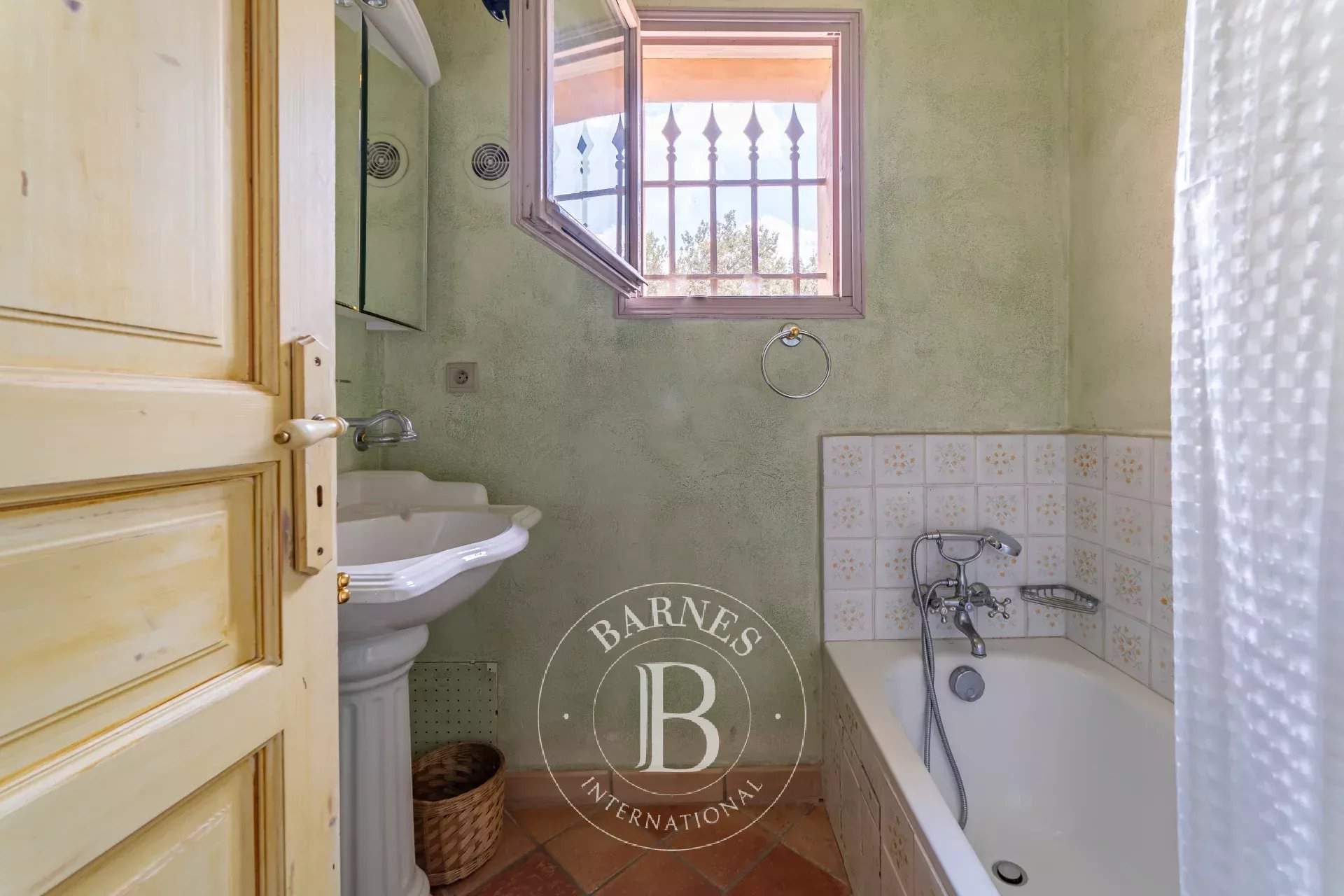 Nîmes  - House 4 Bedrooms - picture 12