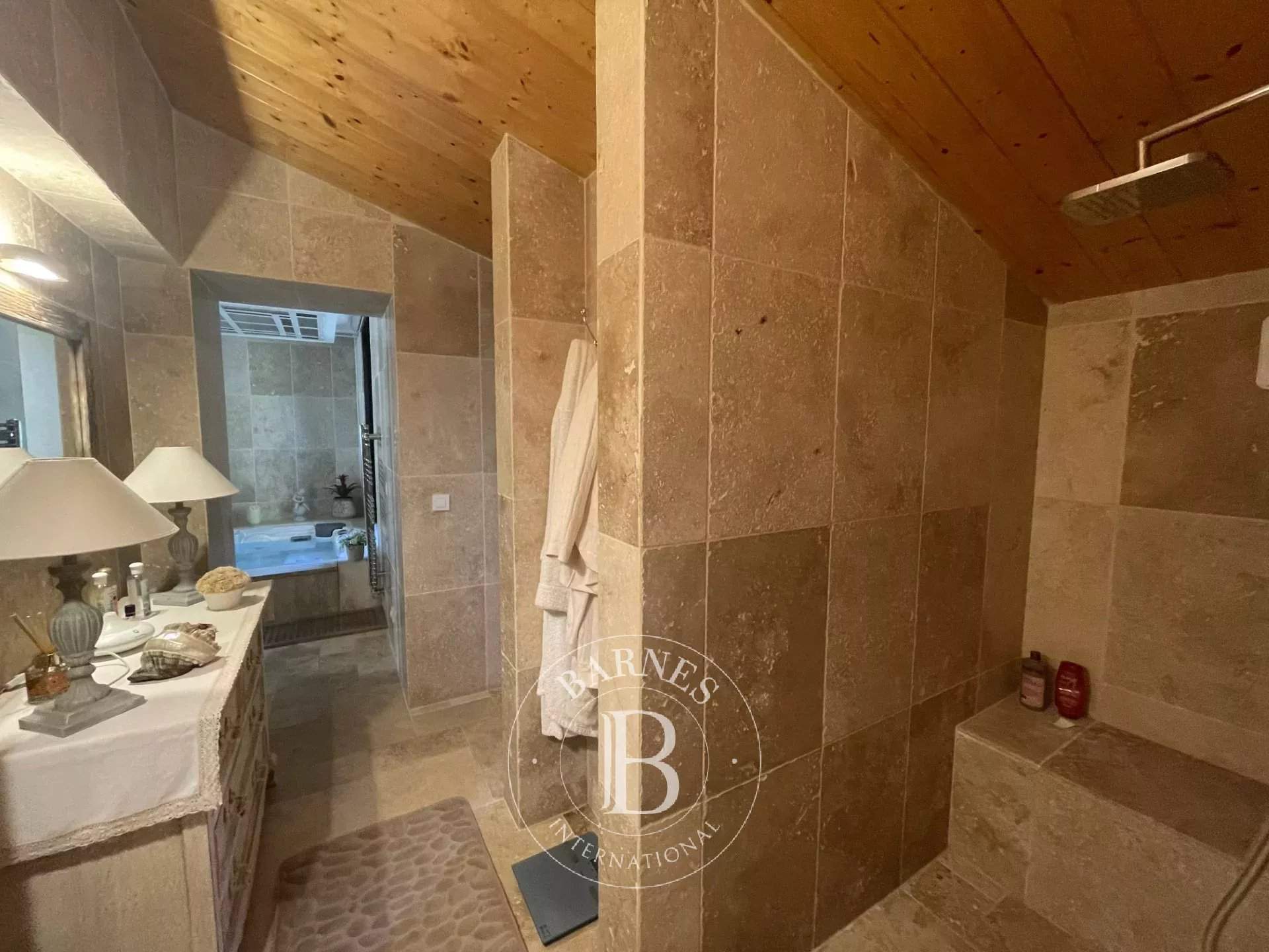 Perpignan  - Maison 7 Pi&egrave;ces 3 Chambres - picture 10