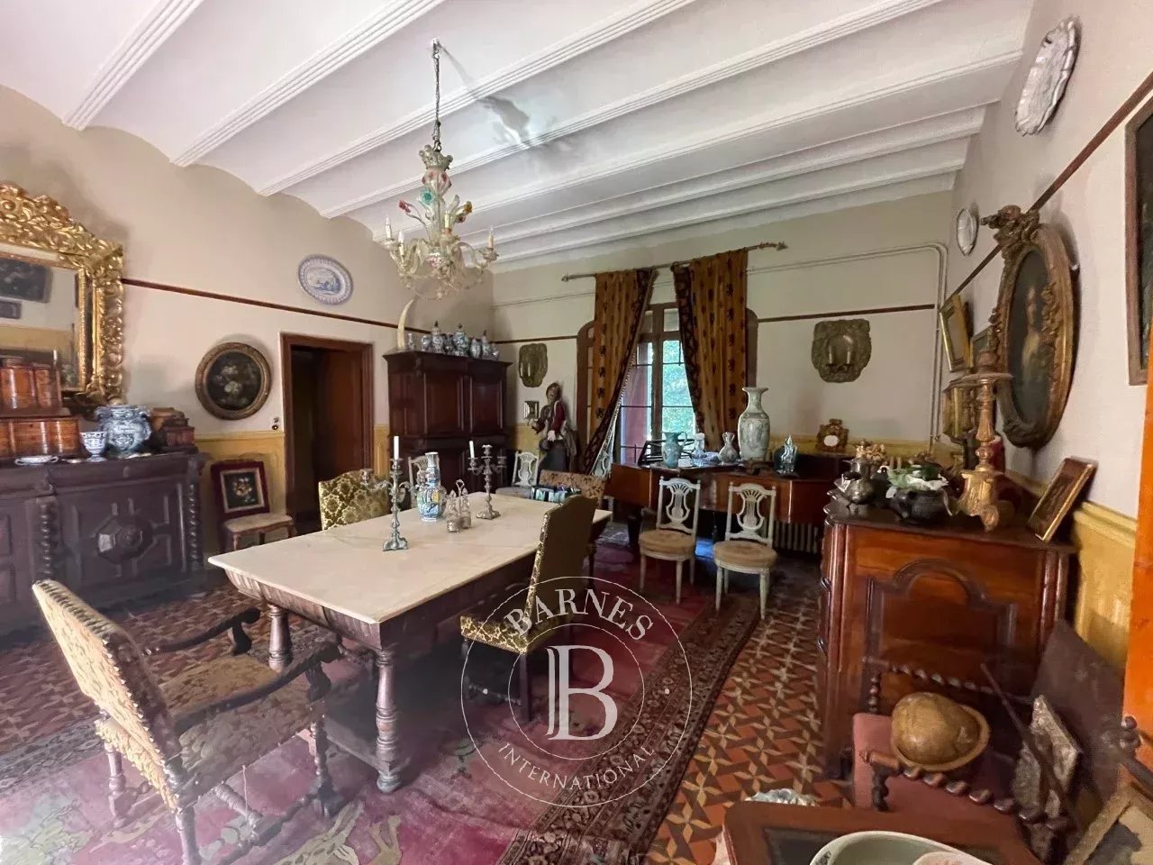 Perpignan  - Property 7 Bedrooms - picture 9