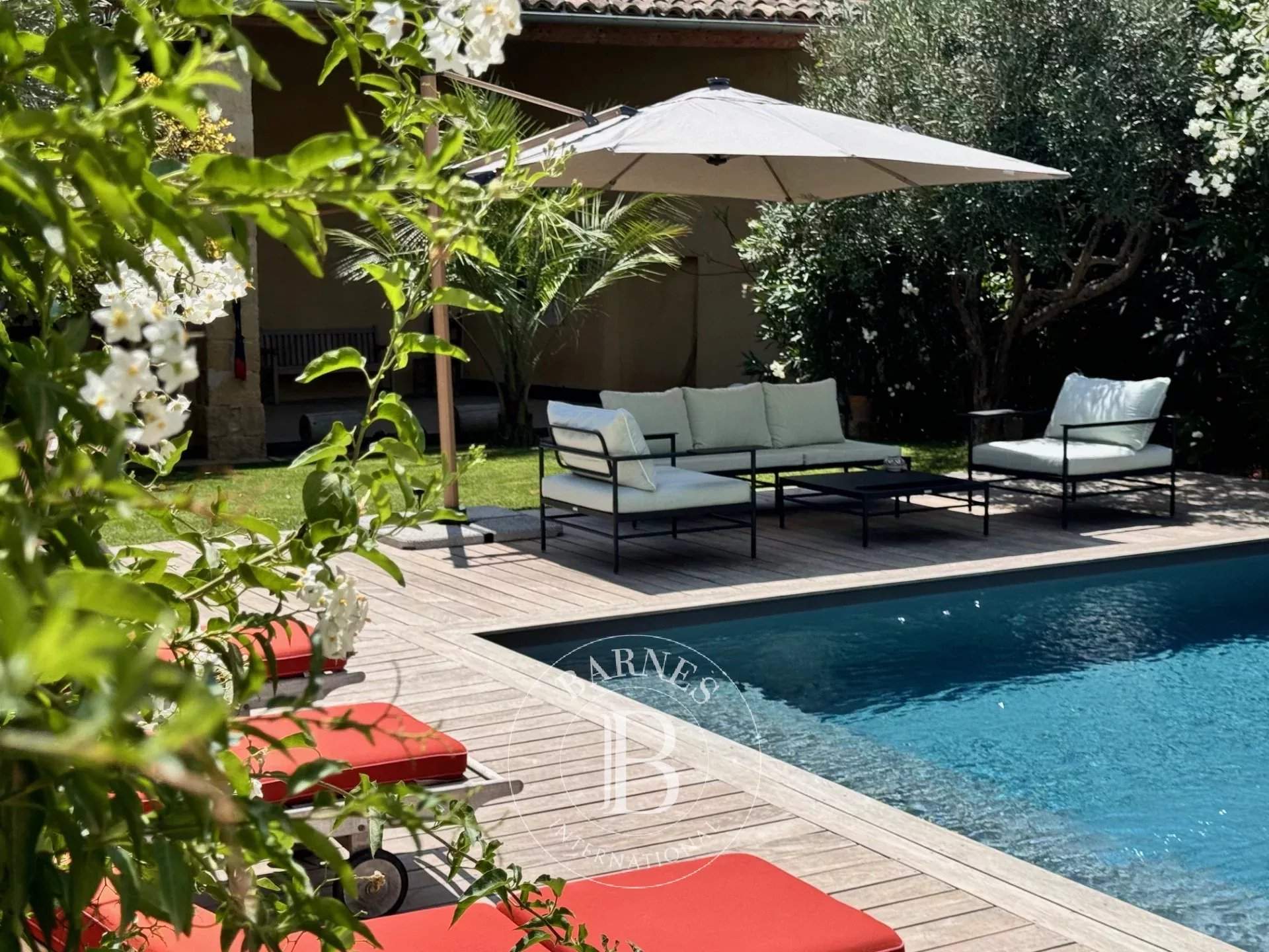 Nîmes  - Maison 10 Pi&egrave;ces 6 Chambres - picture 12