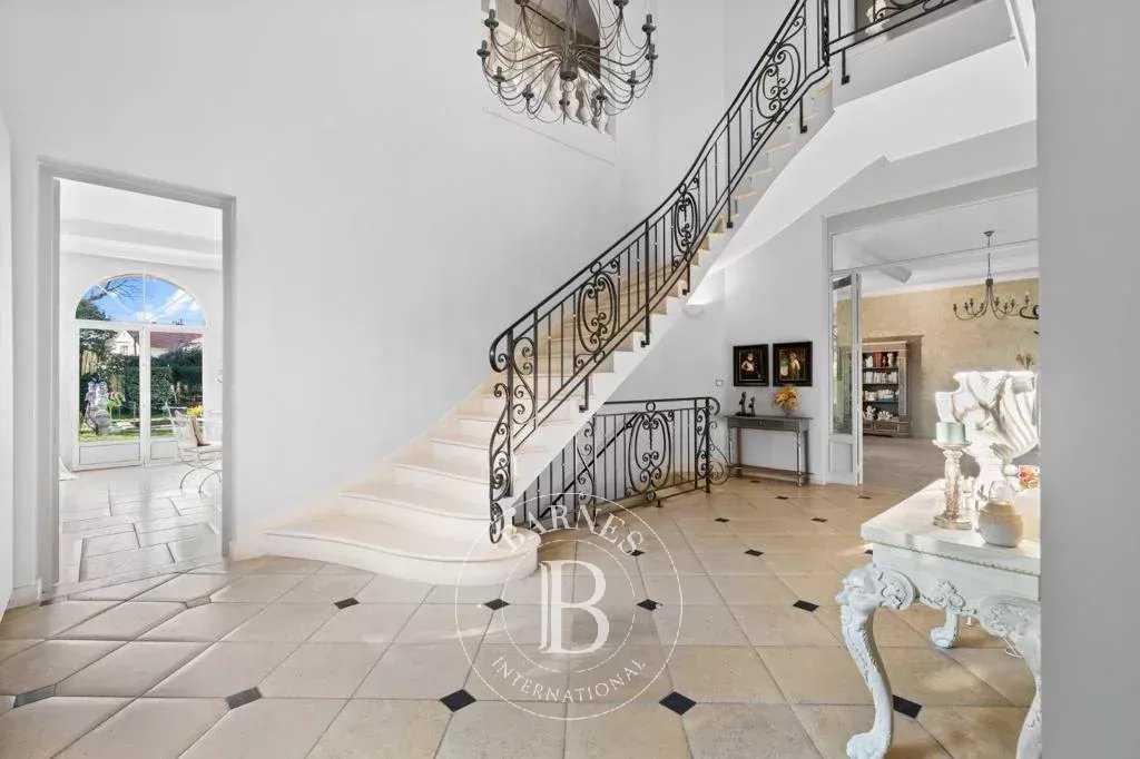 Le Vésinet  - Maison 8 Pièces 4 Chambres