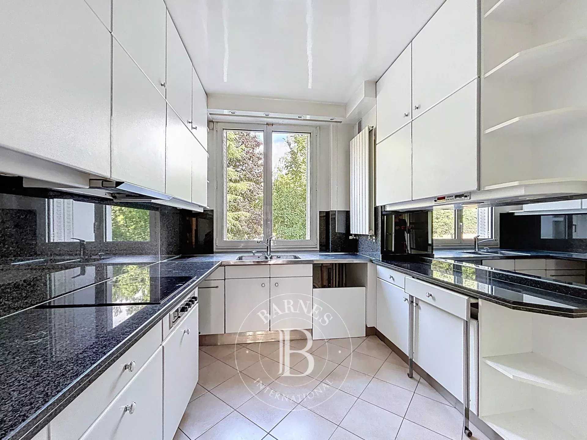 Saint-Germain-en-Laye  - Appartement 6 Pièces 4 Chambres