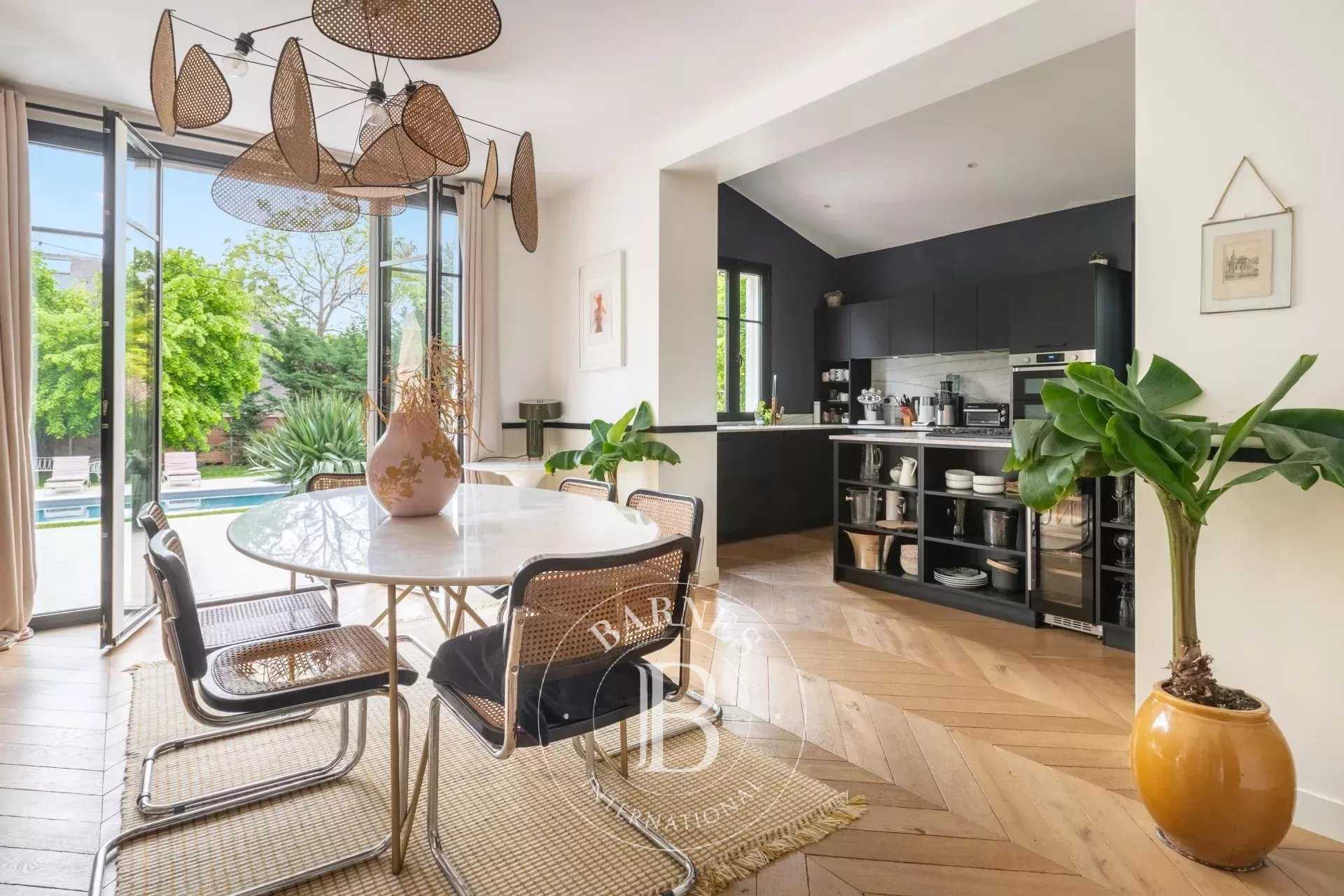 Le Vésinet  - Maison 7 Pièces 5 Chambres