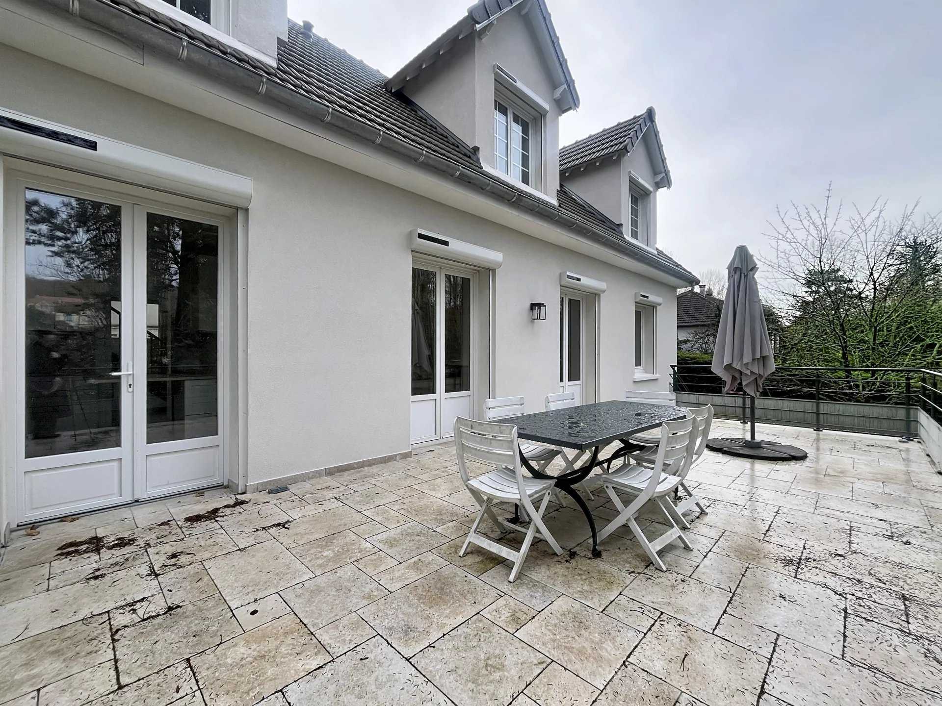 Marly-le-Roi  - Maison 5 Pi&egrave;ces 3 Chambres