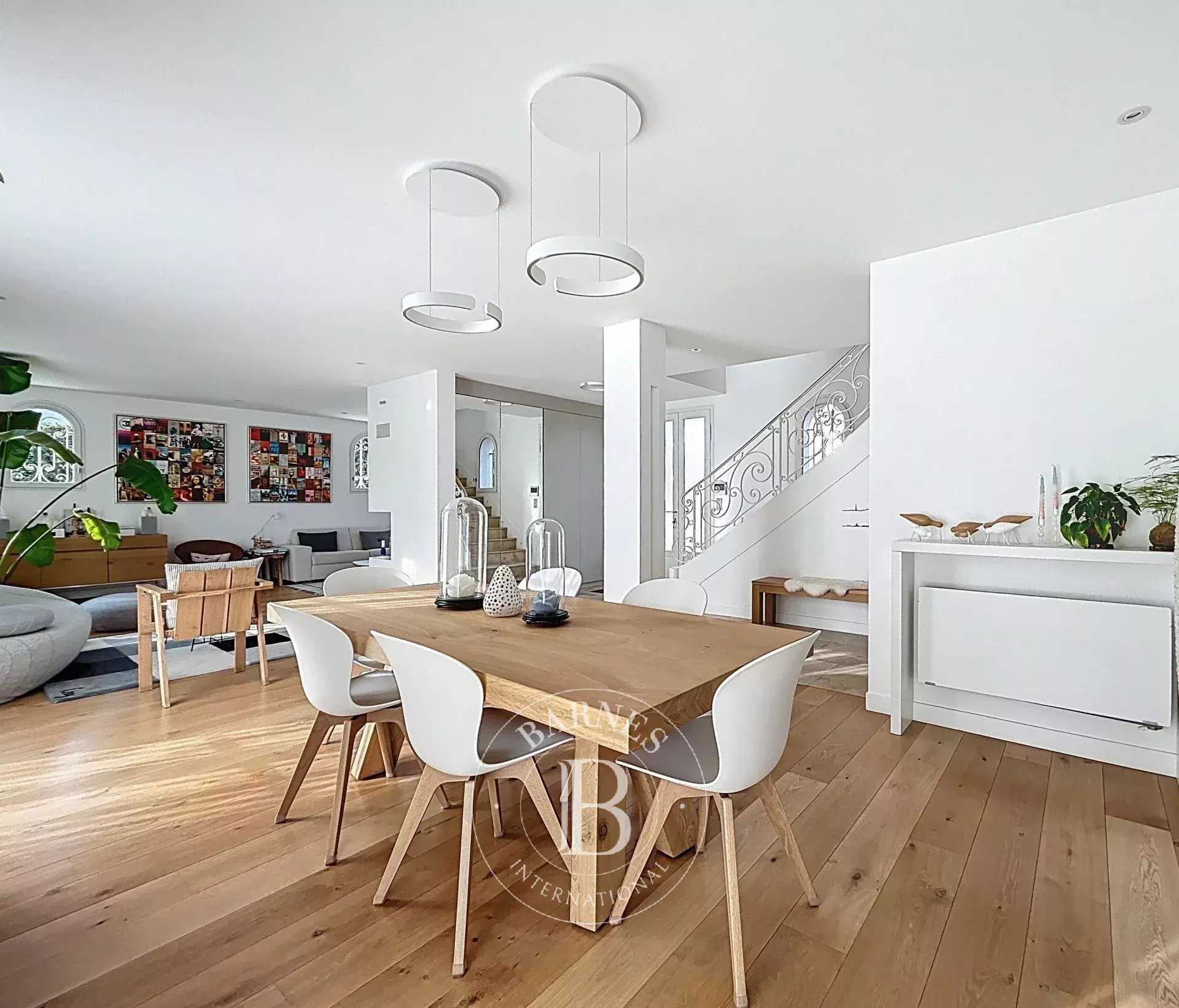 Croissy-sur-Seine  - Maison 7 Pi&egrave;ces 5 Chambres