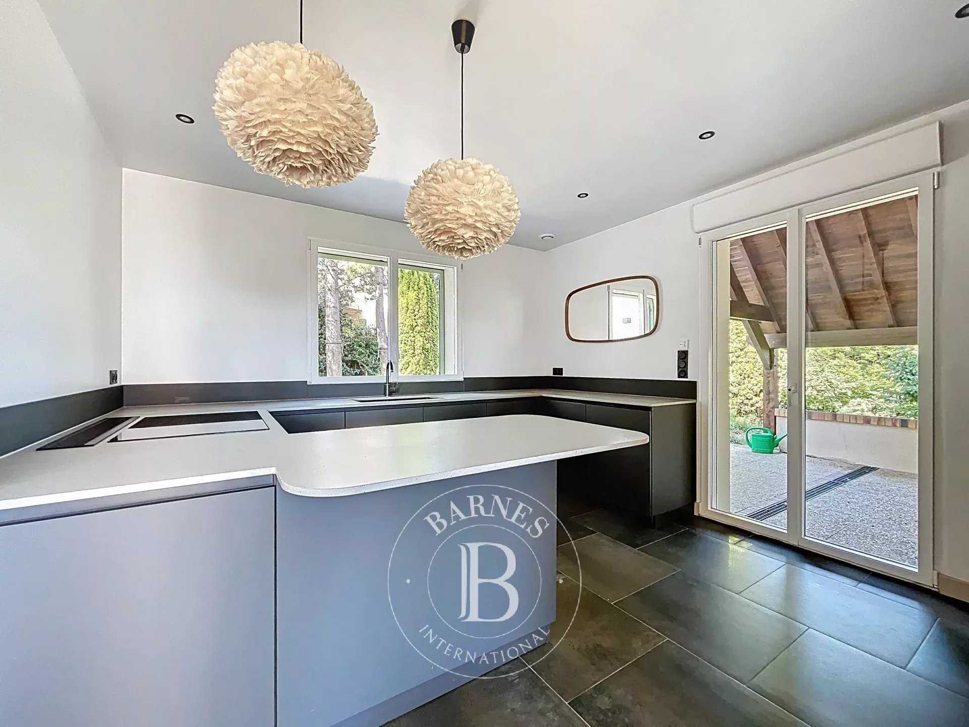 Chambourcy  - House 5 Bedrooms