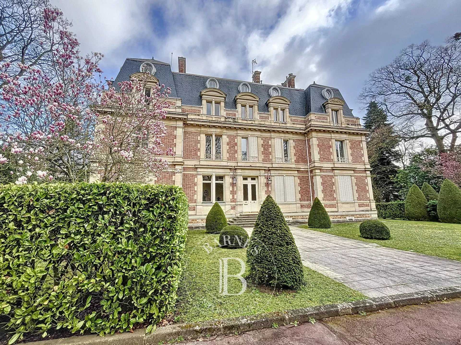 Louveciennes  - Apartment 3 Bedrooms