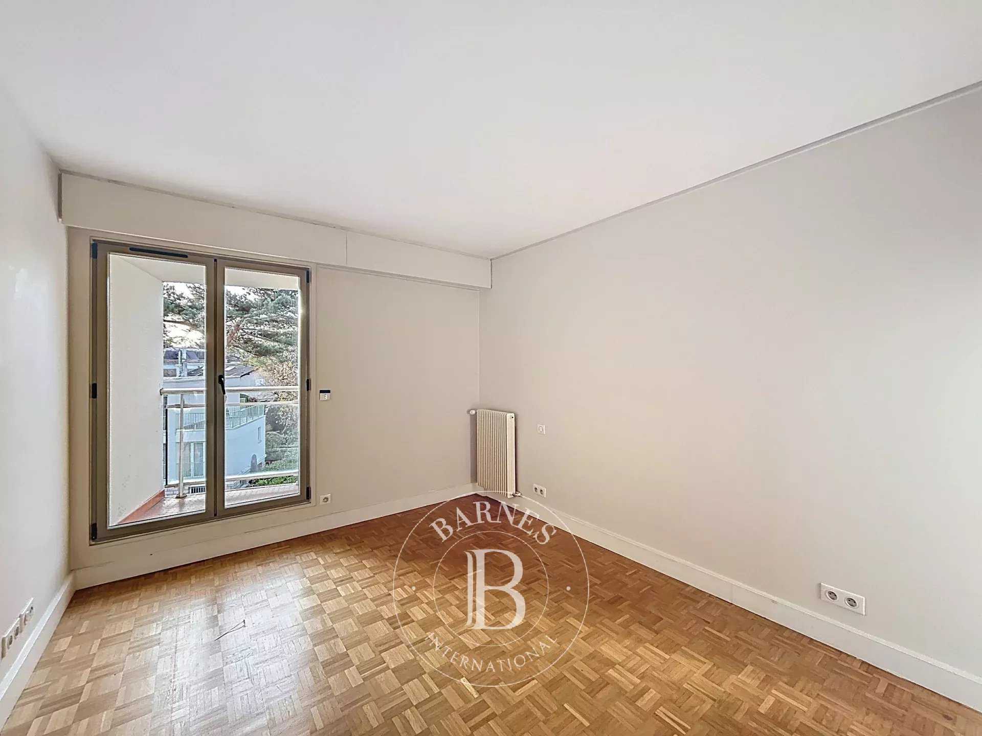 La Celle-Saint-Cloud  - Apartment 3 Bedrooms