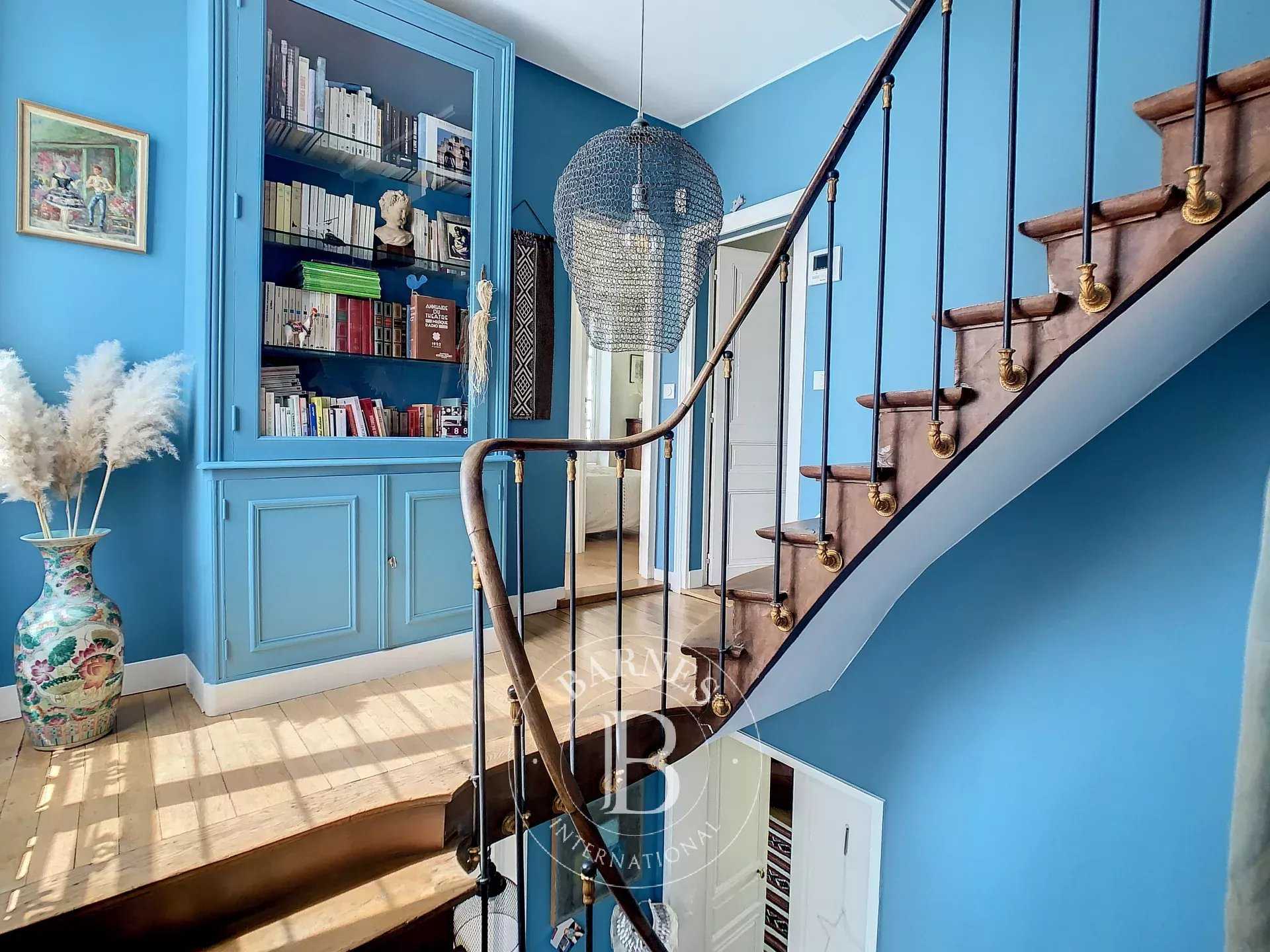 Saint-Germain-en-Laye  - Maison 8 Pi&egrave;ces 5 Chambres