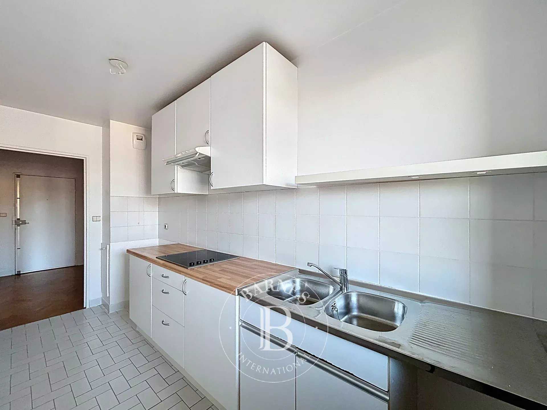 Saint-Germain-en-Laye  - Appartement 2 Pièces, 1 Chambre