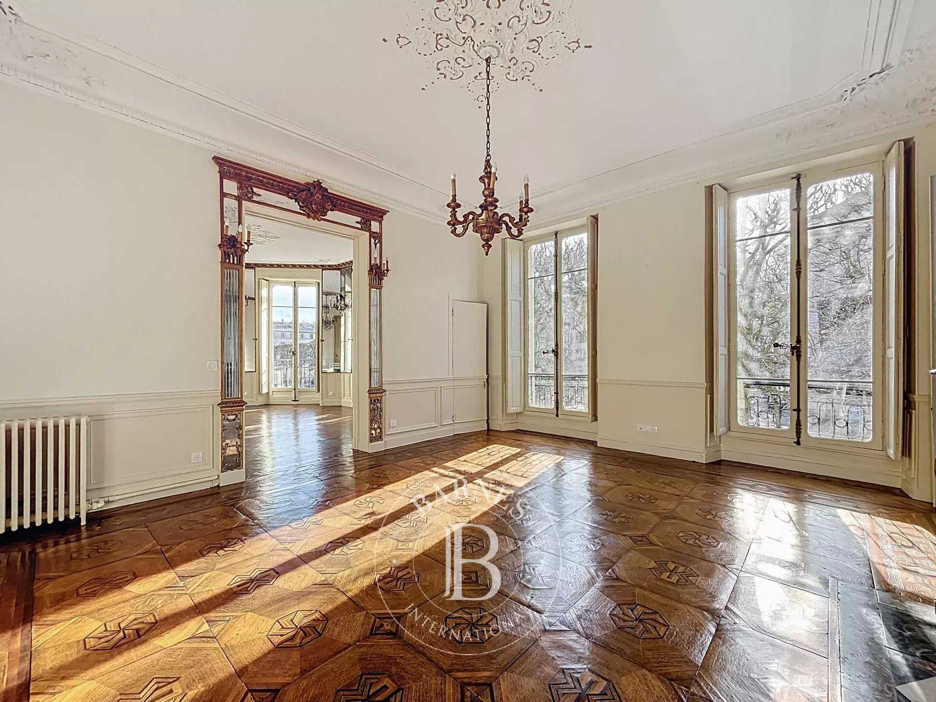 Versailles  - Appartement 5 Pi&egrave;ces 3 Chambres