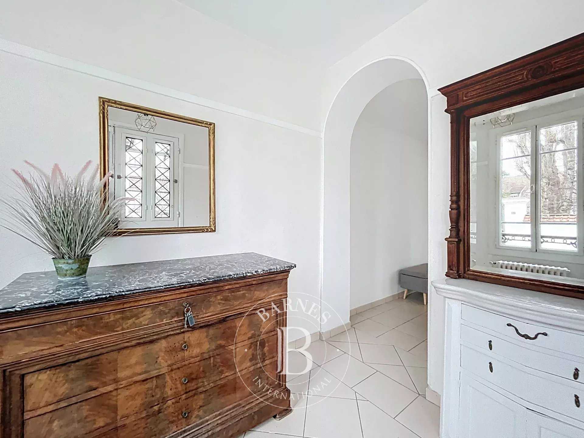 Le Vésinet  - Appartement 4 Pi&egrave;ces 3 Chambres