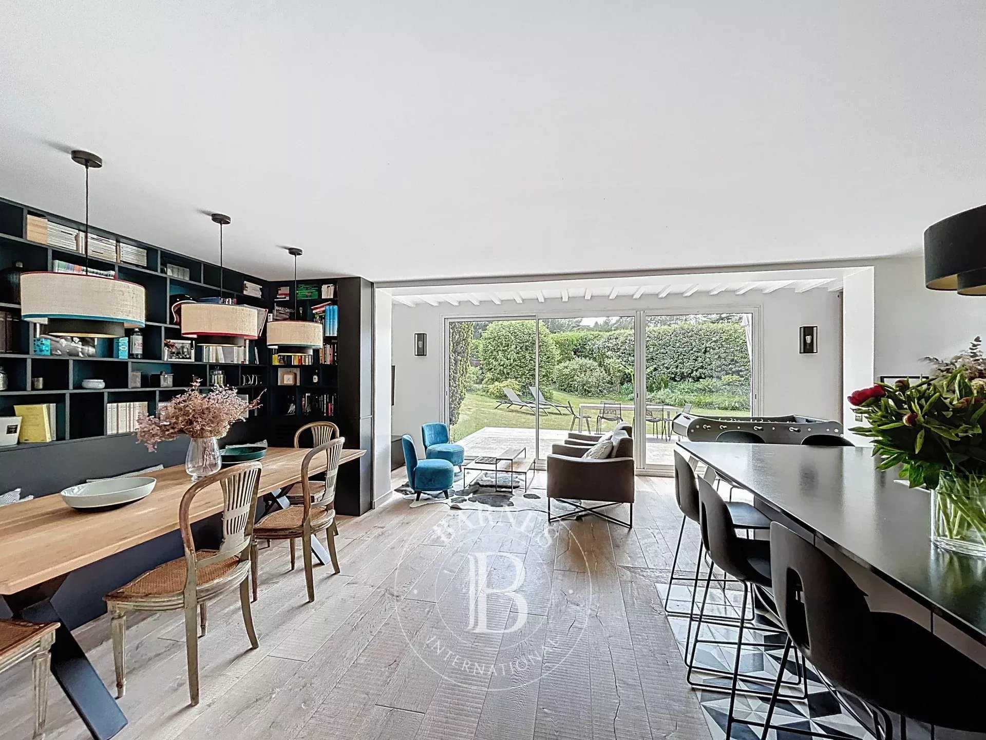 Saint-Germain-en-Laye  - House 5 Bedrooms