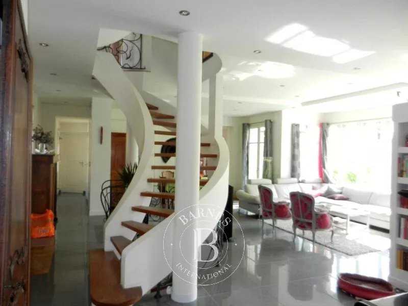 Le Vésinet  - Maison 7 Pi&egrave;ces 5 Chambres