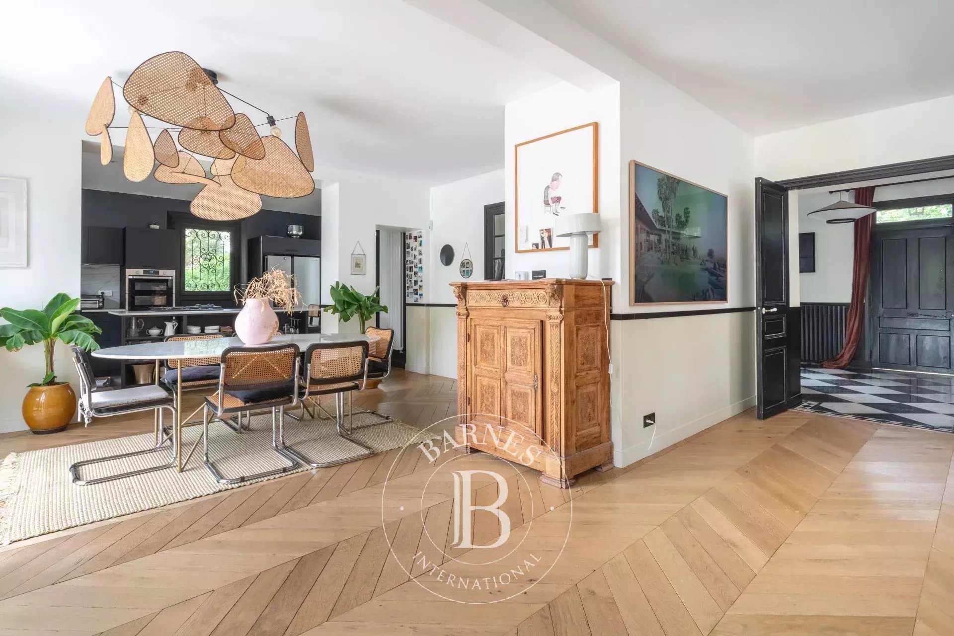Le Vésinet  - Maison 7 Pièces 5 Chambres