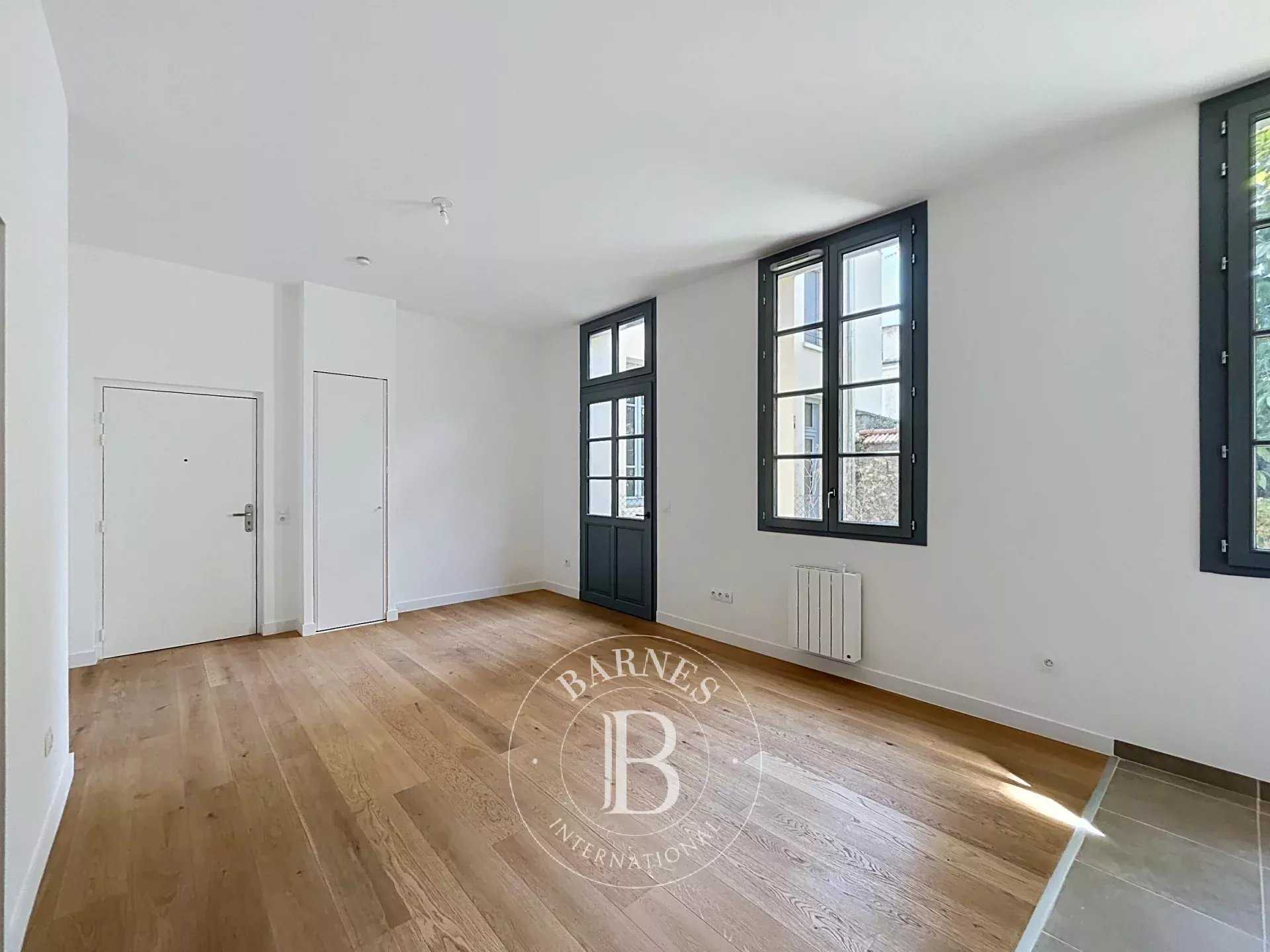 Versailles  - Appartement 3 Pi&egrave;ces 2 Chambres