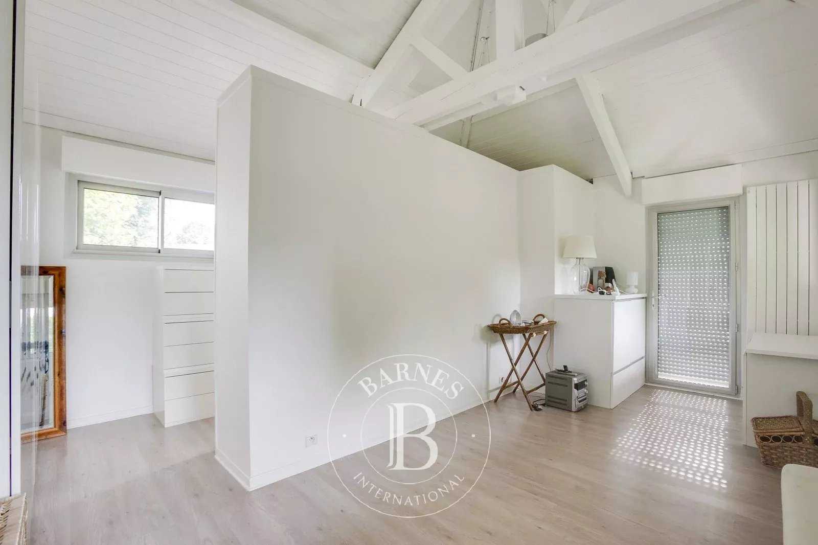 Le Vésinet  - Maison 6 Pièces 4 Chambres