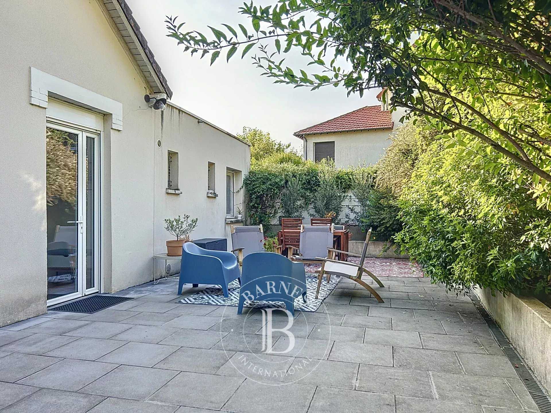 Casa Saint-Germain-en-Laye  -  ref 86168085 (picture 1)