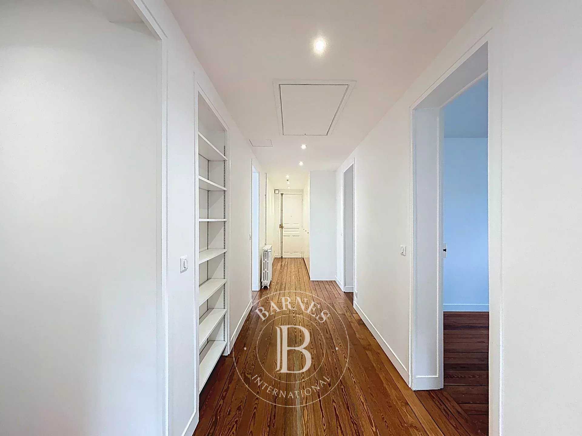 Versailles  - Appartement 4 Pi&egrave;ces 3 Chambres