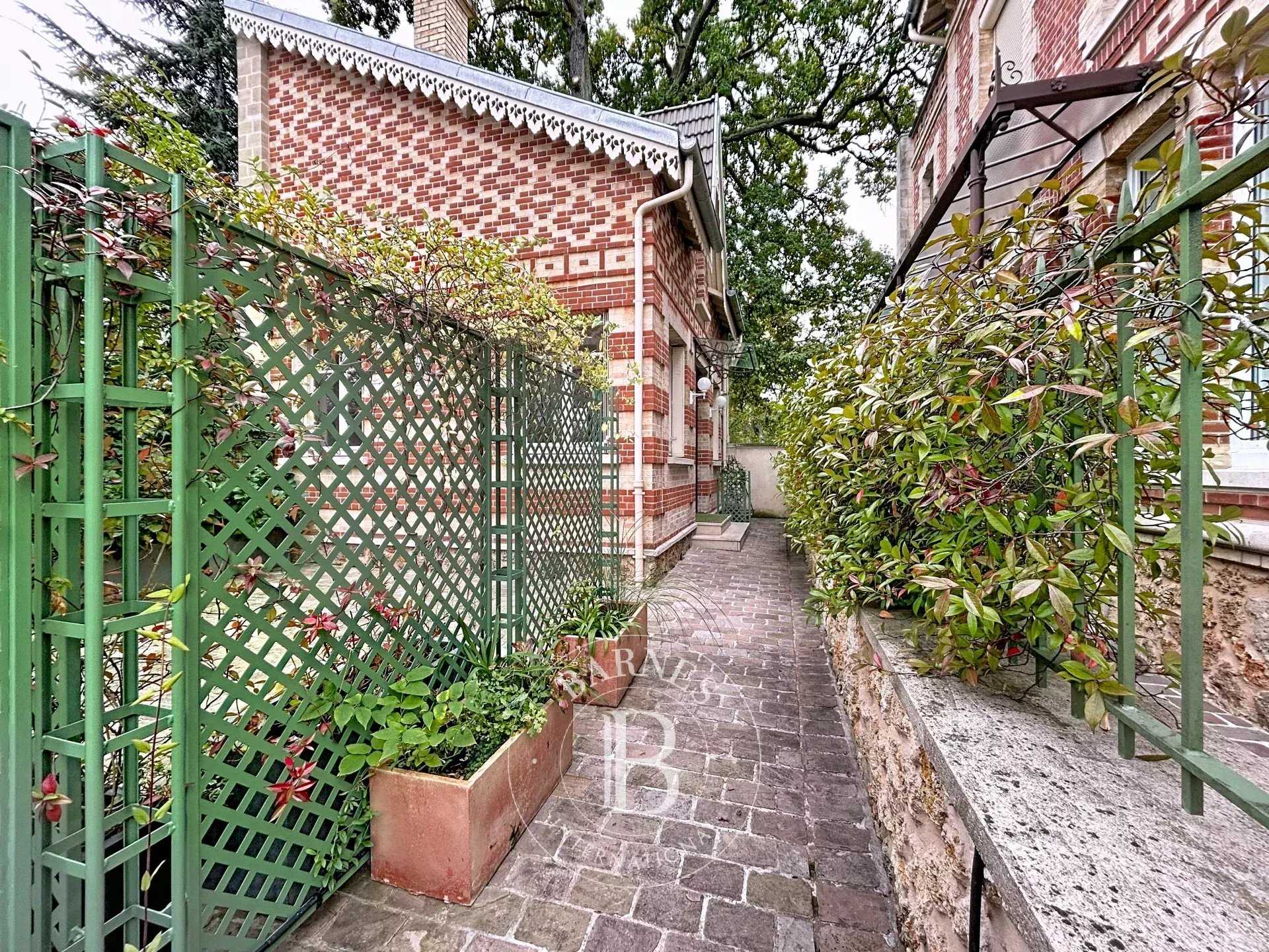 House Le Vésinet  -  ref 86349762 (picture 1)