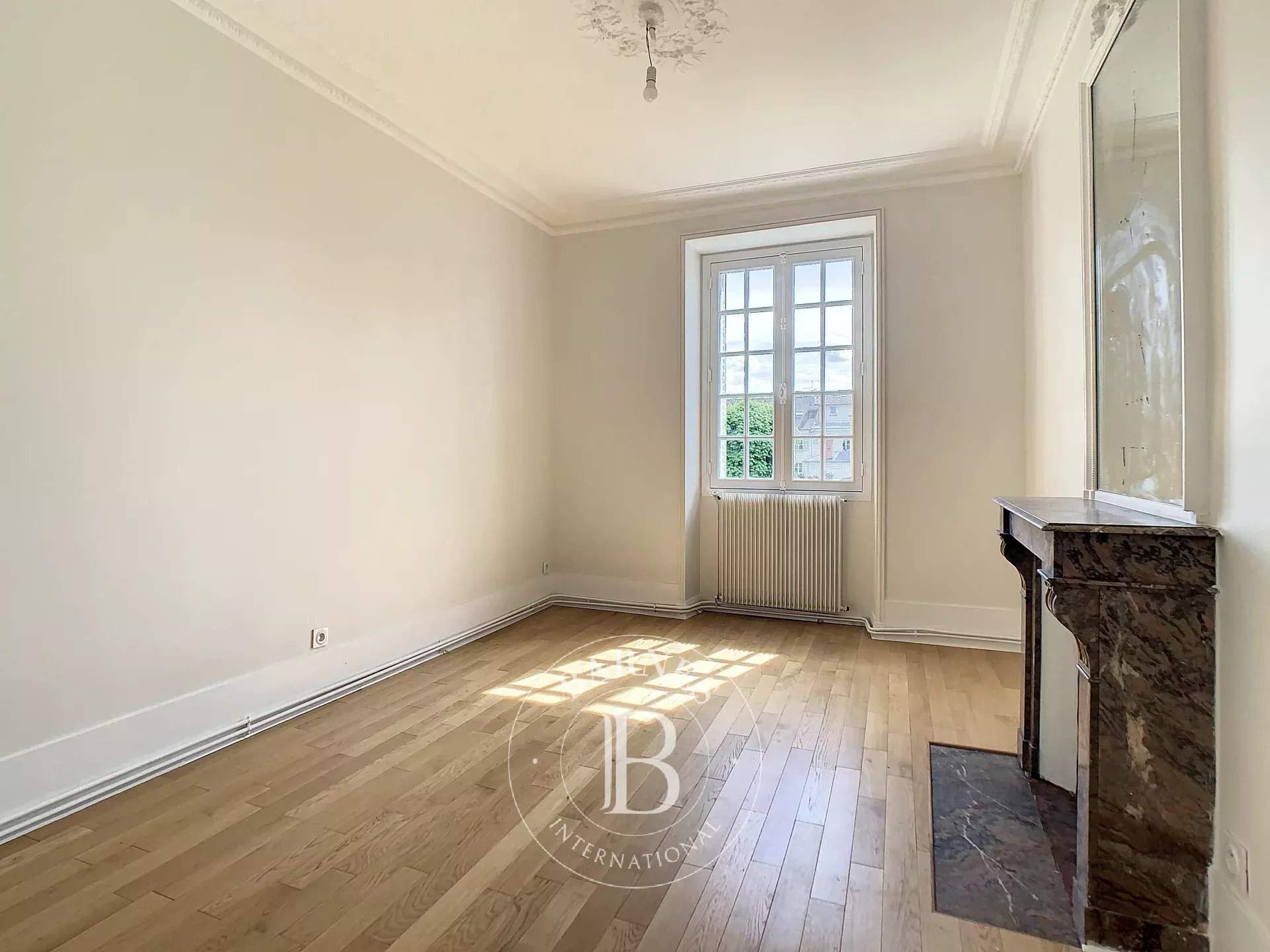Saint-Germain-en-Laye  - Apartment 4 Bedrooms - picture 12