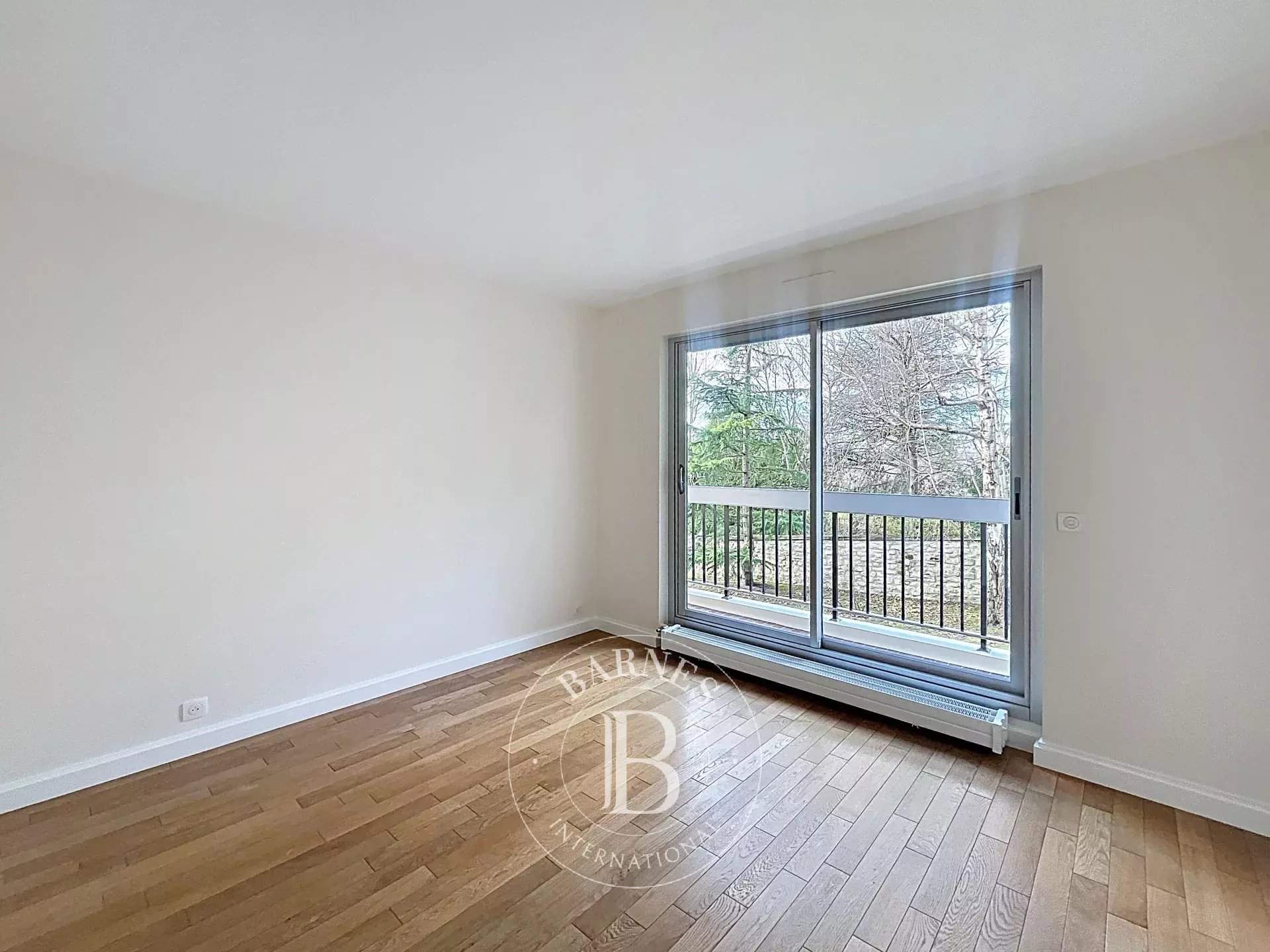 Saint-Germain-en-Laye  - Appartement 4 Pi&egrave;ces 3 Chambres - picture 8