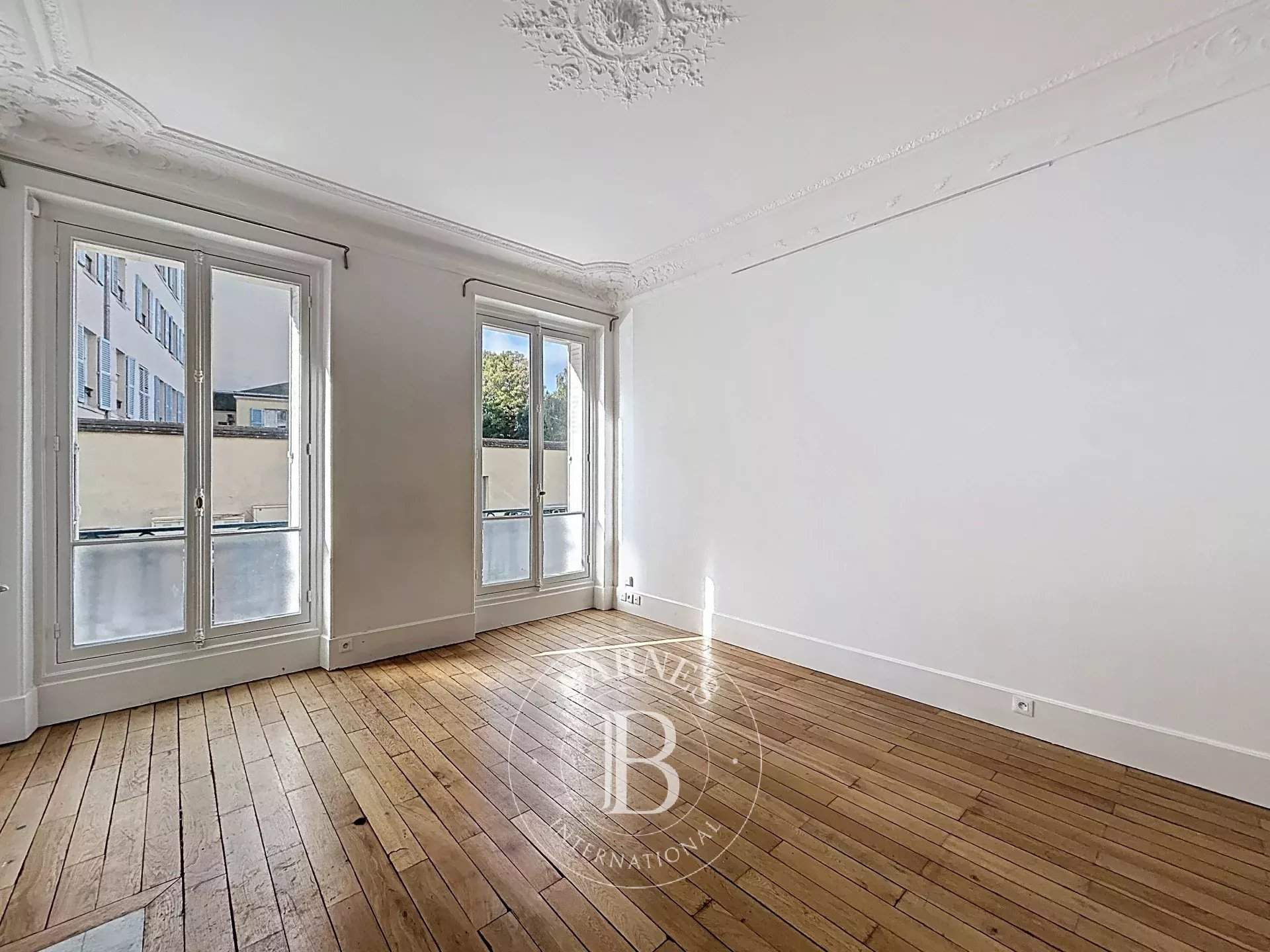 Versailles  - Apartment 3 Bedrooms - picture 10