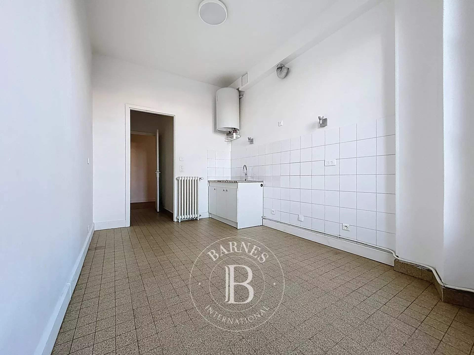 Versailles  - Apartment 3 Bedrooms - picture 12