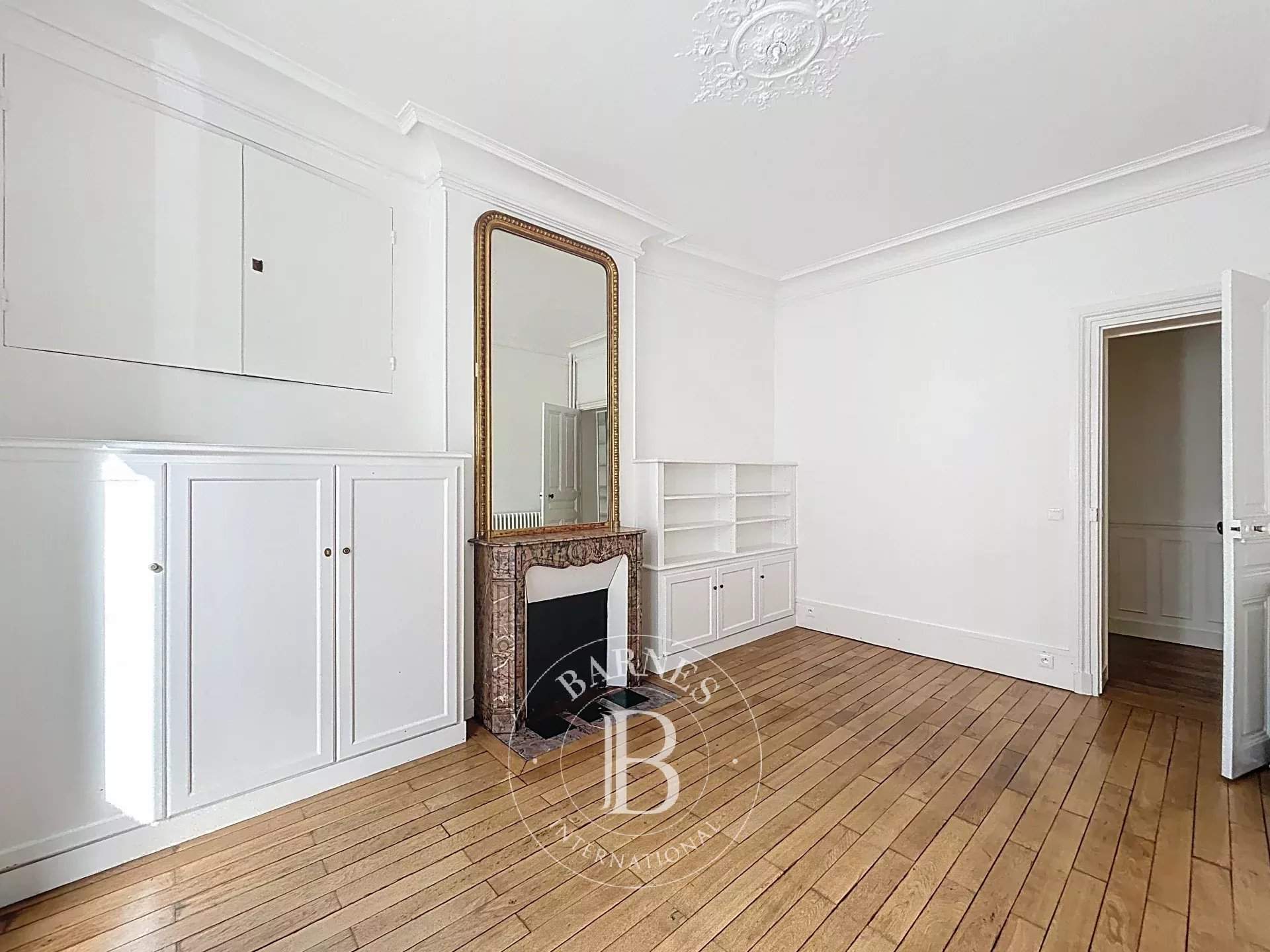 Versailles  - Apartment 3 Bedrooms - picture 11
