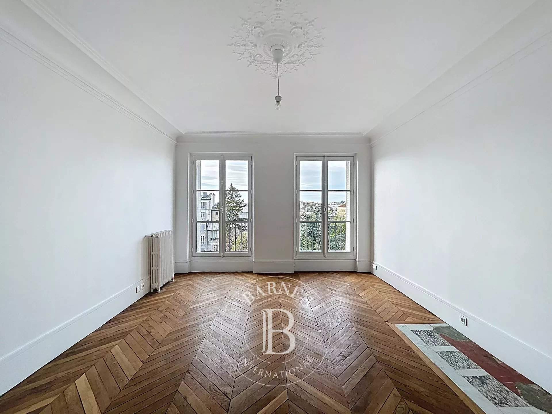 Versailles  - Apartment 4 Bedrooms - picture 12