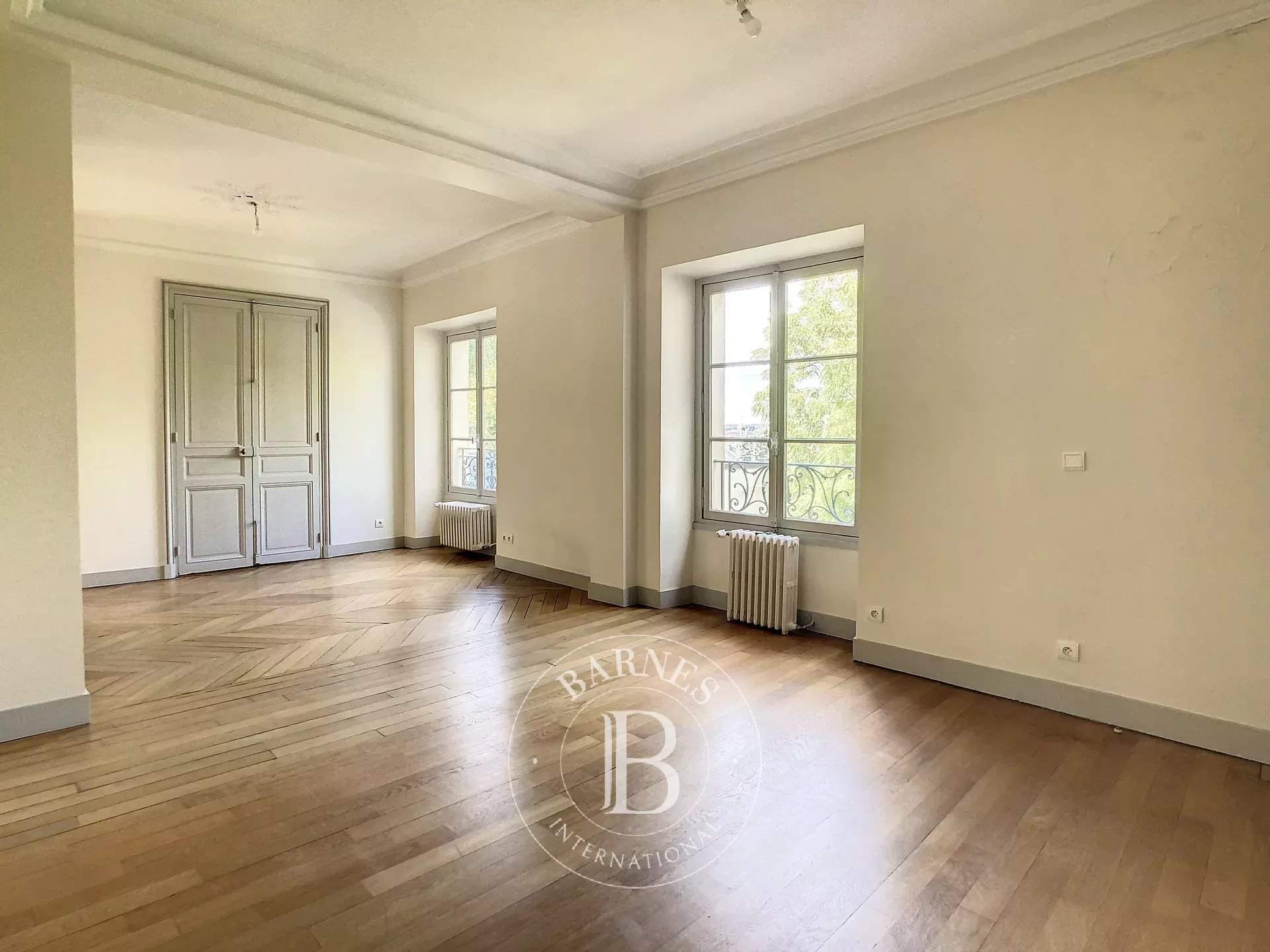 Versailles  - Apartment 5 Bedrooms - picture 11