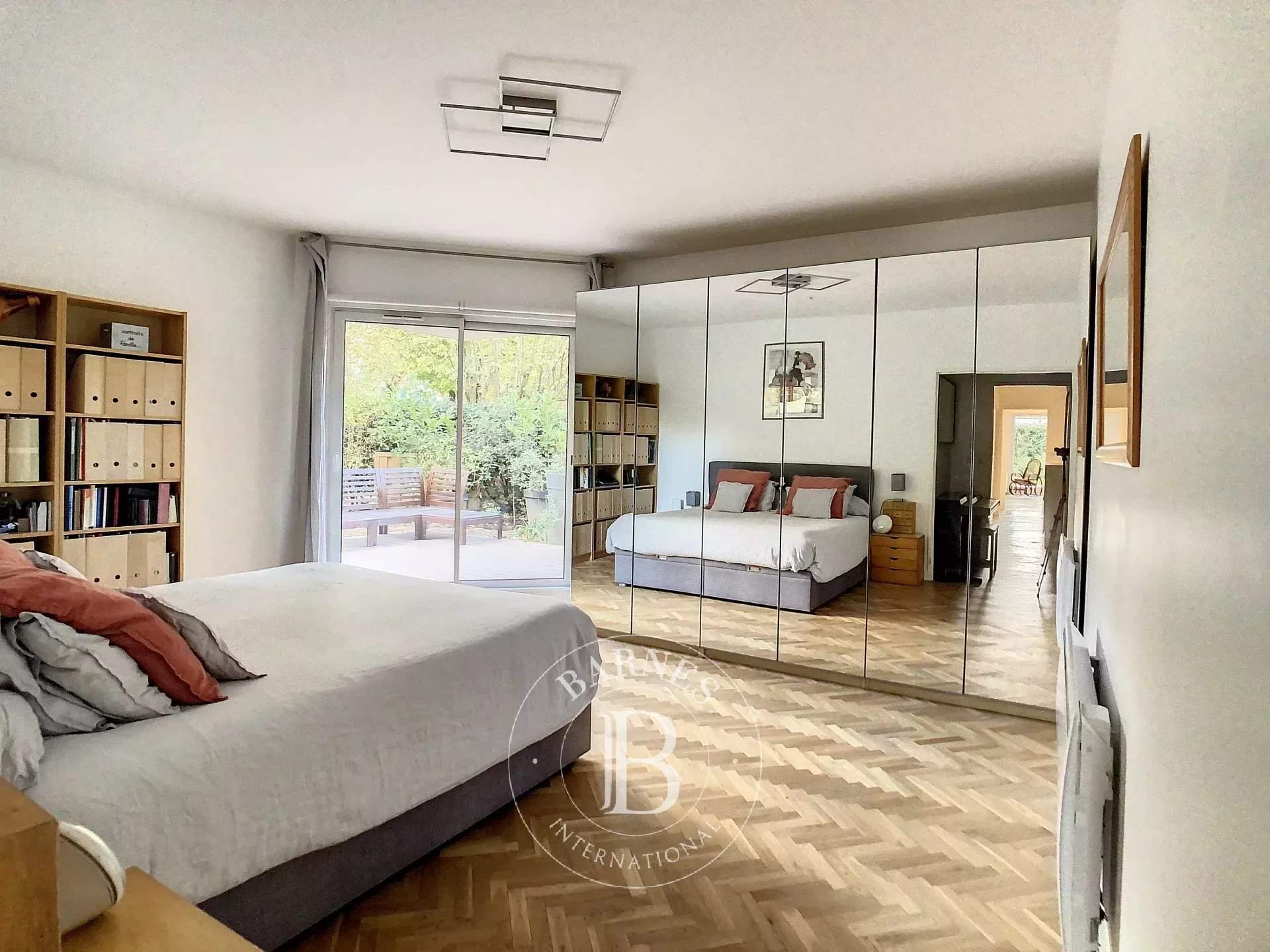 Saint-Germain-en-Laye  - Appartement 5 Pièces 4 Chambres - picture 15