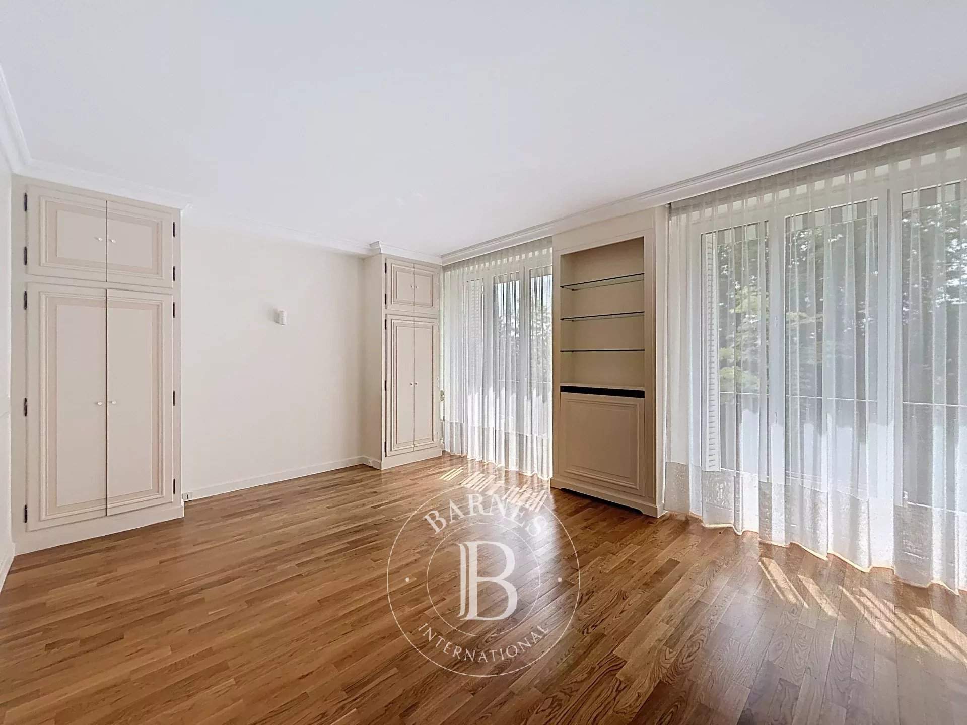 Saint-Germain-en-Laye  - Appartement 6 Pièces 4 Chambres - picture 15
