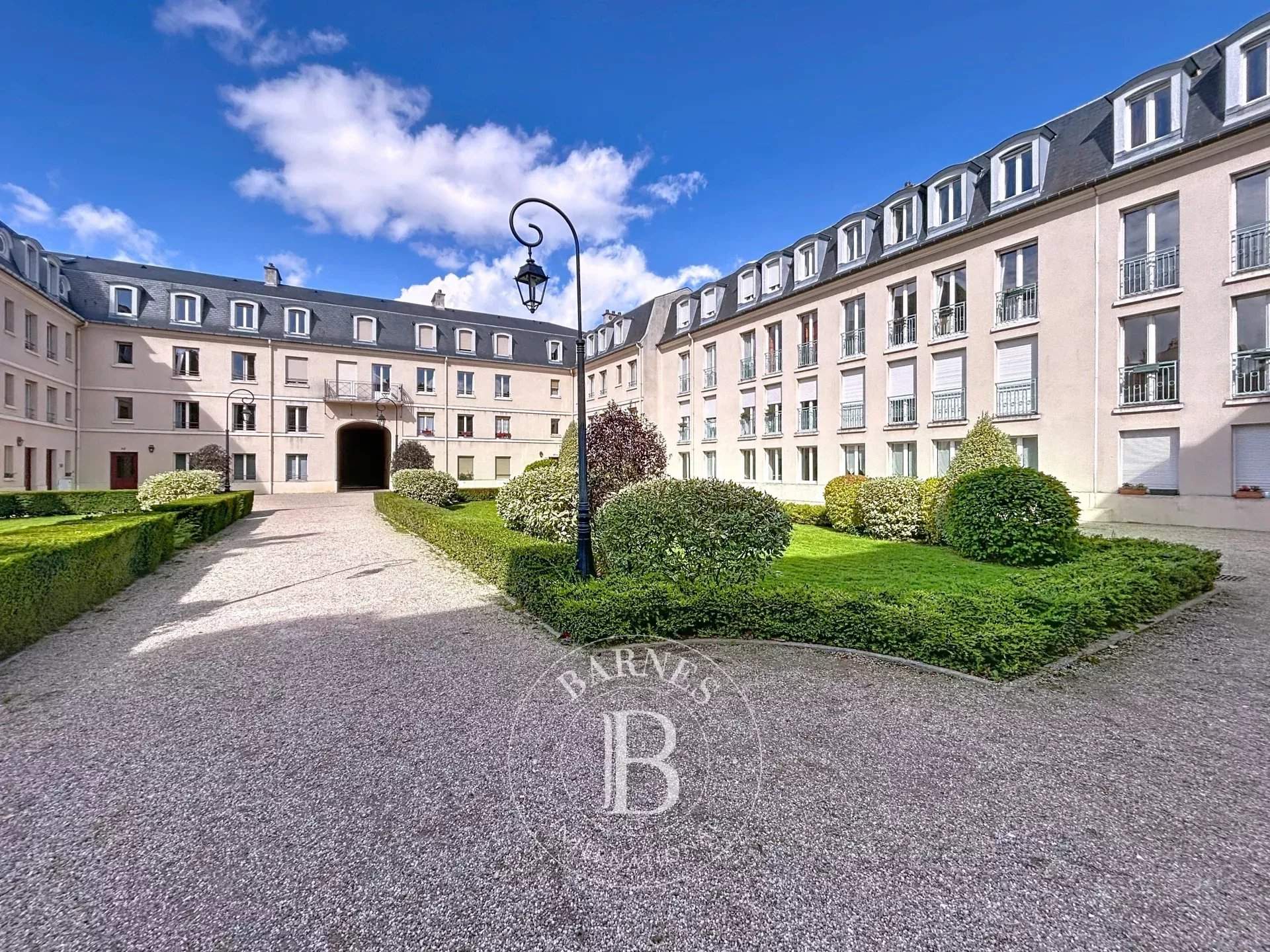 Saint-Germain-en-Laye  - Appartement 2 Pièces, 1 Chambre - picture 7