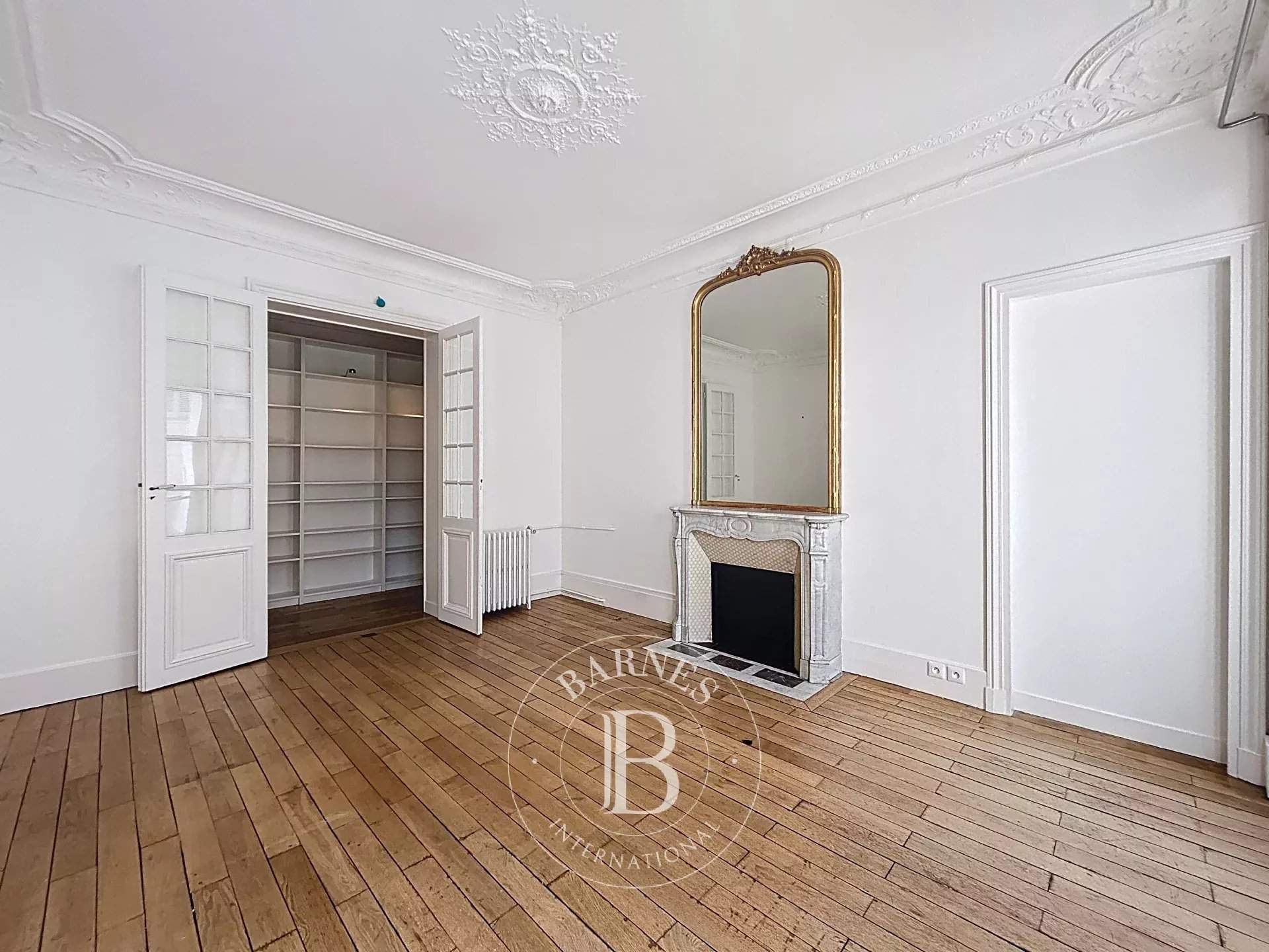 Versailles  - Apartment 3 Bedrooms - picture 1