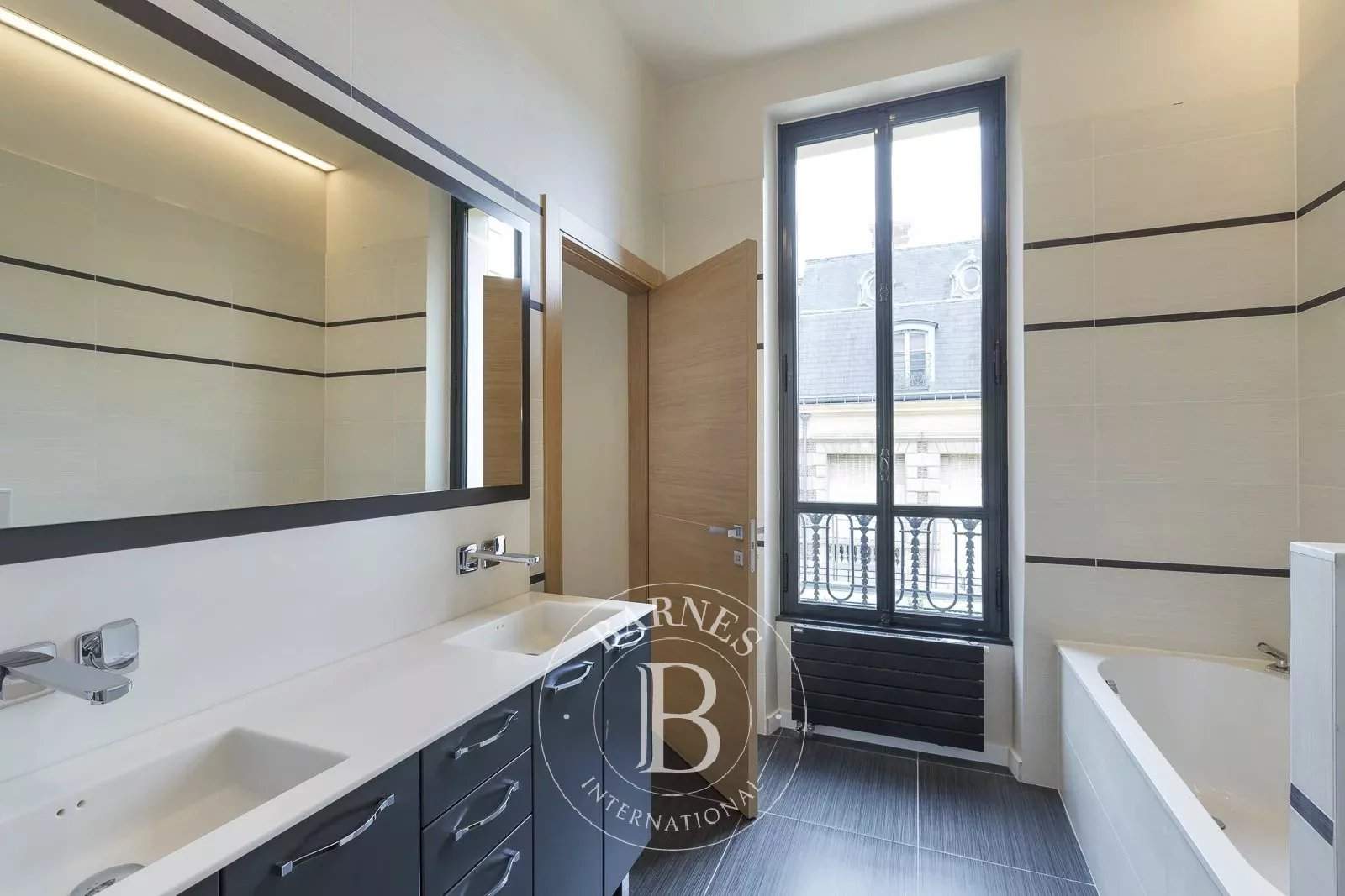 Saint-Germain-en-Laye  - Appartement 5 Pi&egrave;ces 3 Chambres - picture 7