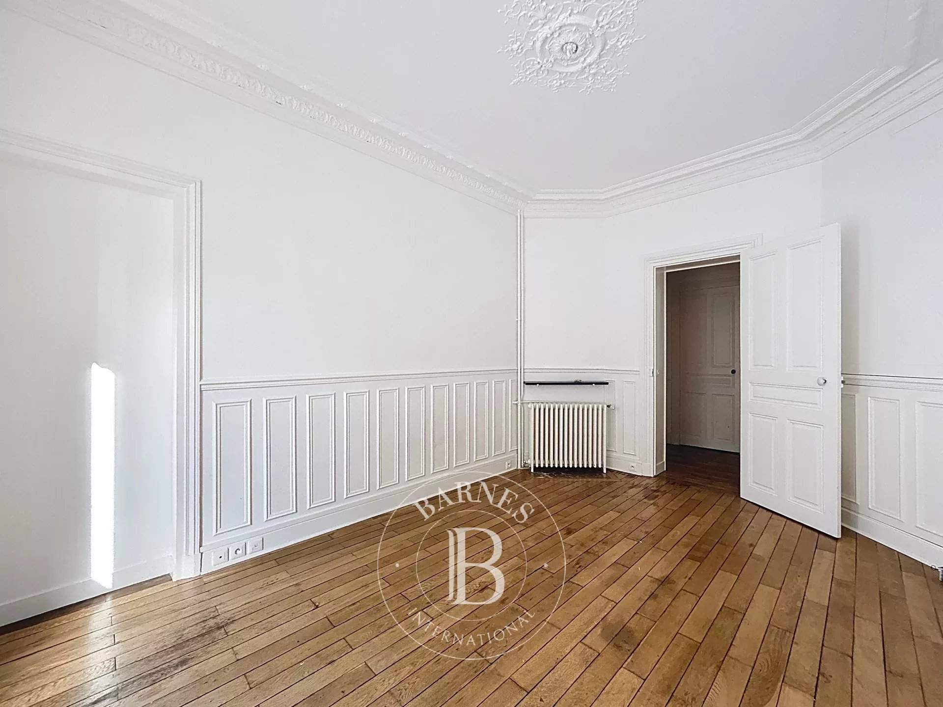 Versailles  - Apartment 3 Bedrooms - picture 12