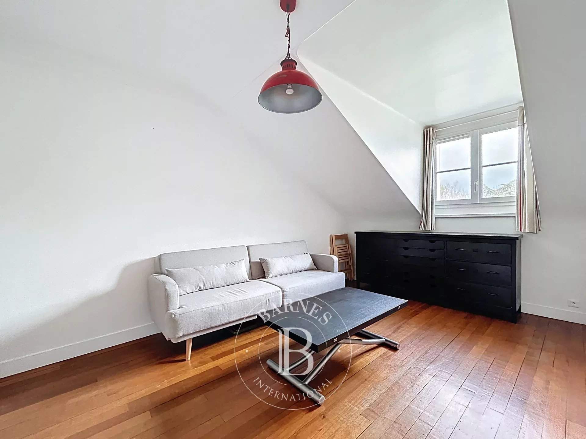 Saint-Germain-en-Laye  - Apartment 1 Bedroom - picture 1