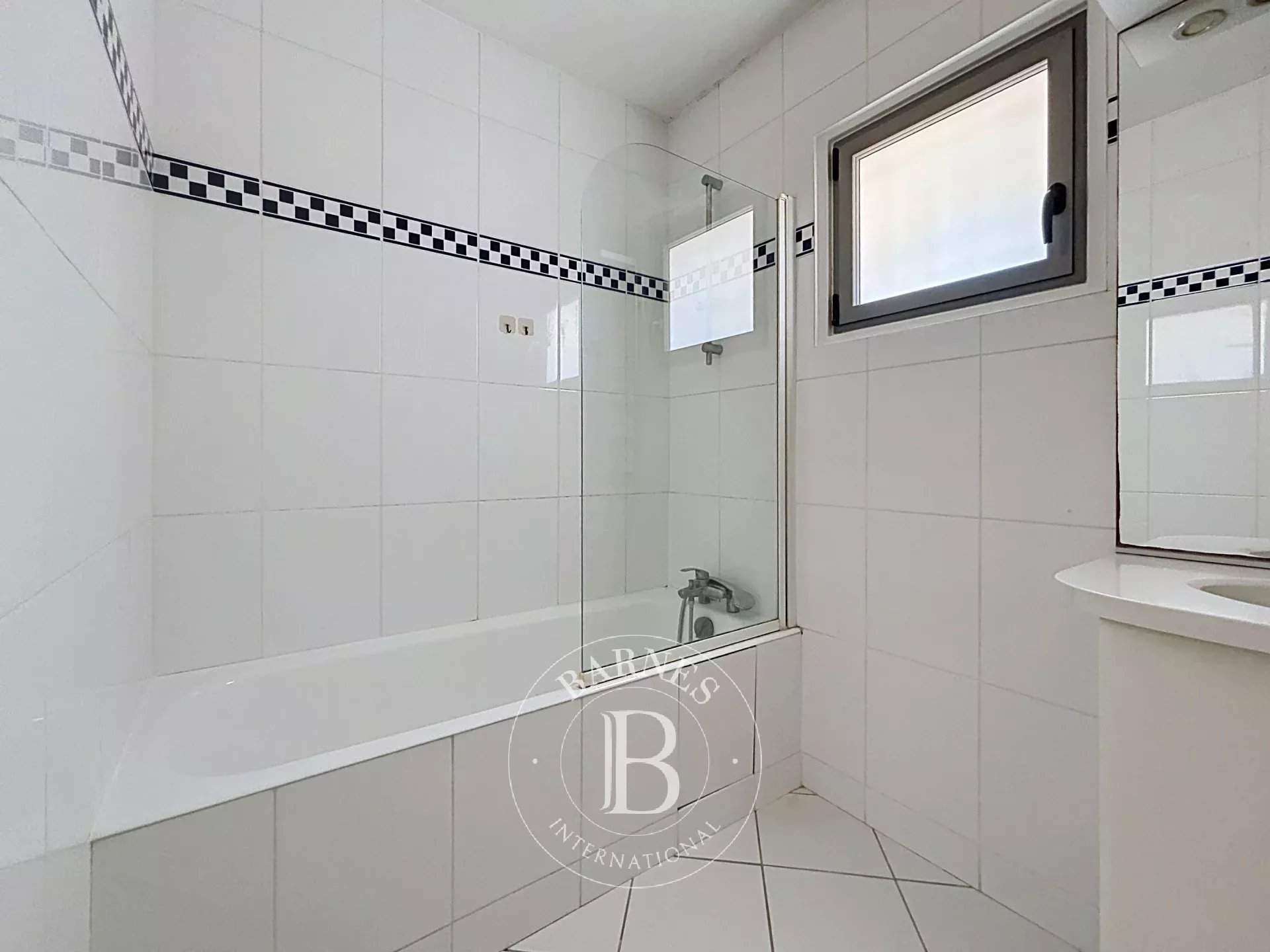 La Celle-Saint-Cloud  - Appartement 4 Pi&egrave;ces 3 Chambres - picture 7